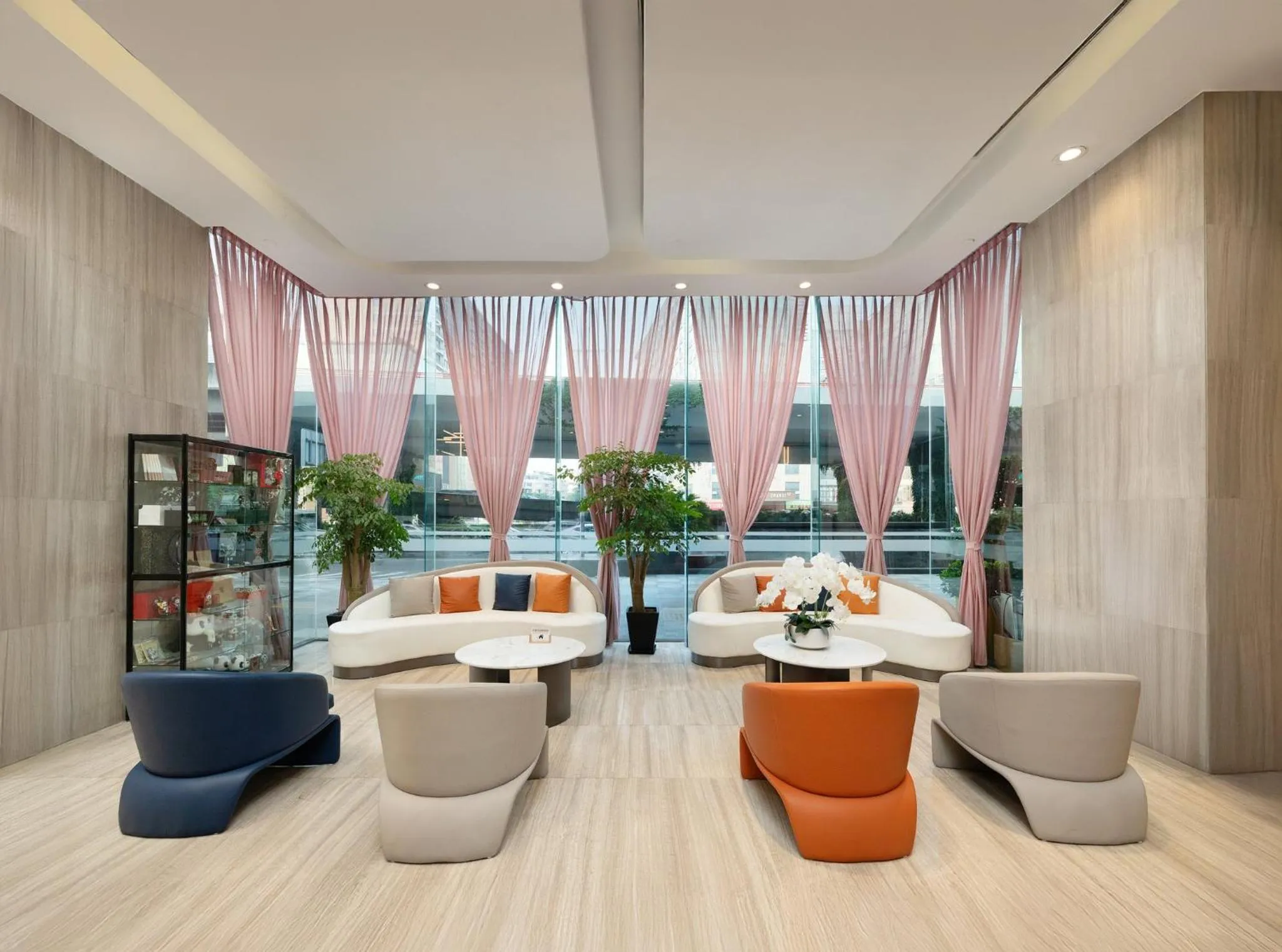 Property building in Holiday Inn Express Chengdu Wuhou by IHG-Wuhou Temple and Jinli