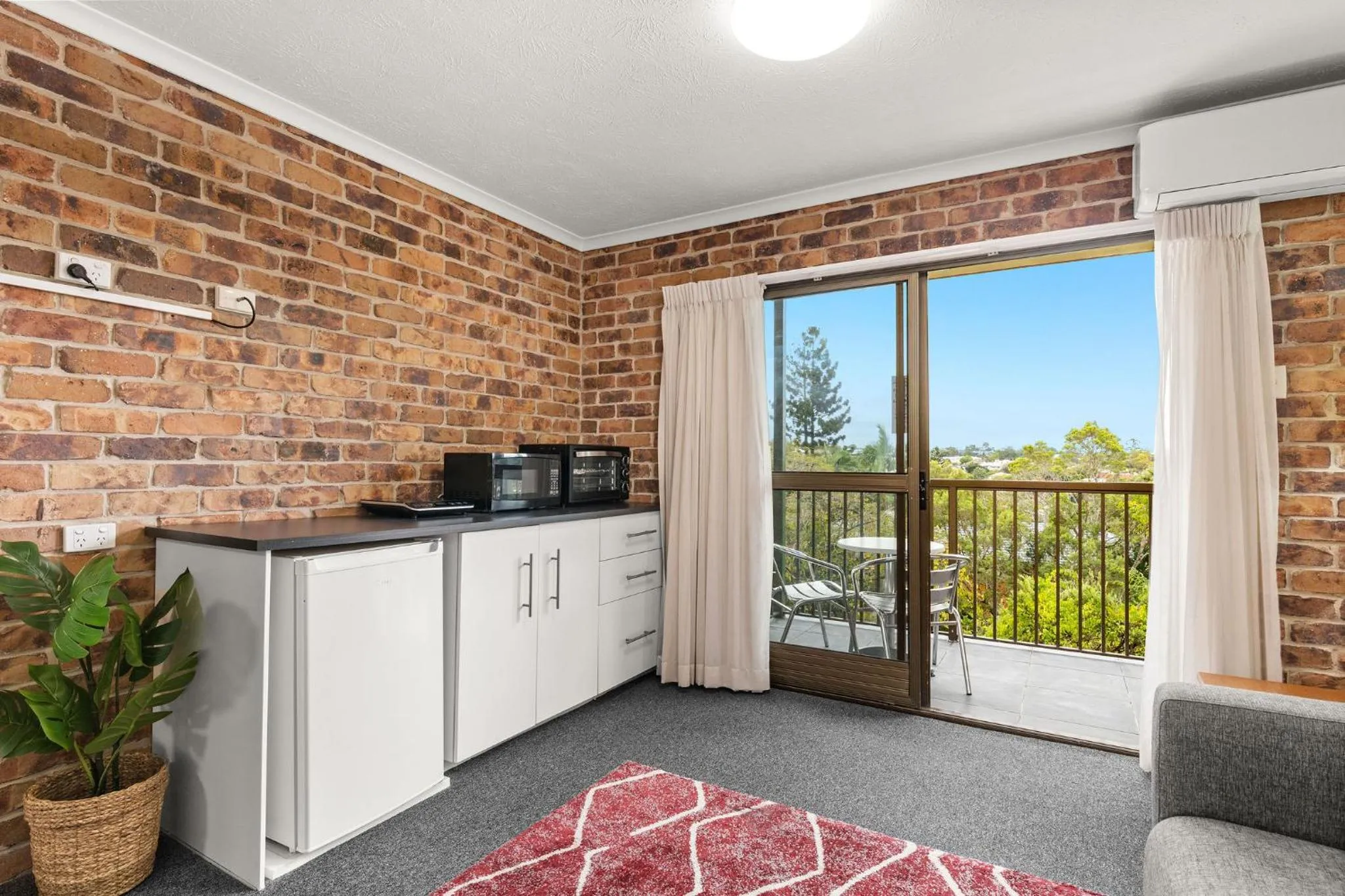 Kitchen or kitchenette in Toowong Villas