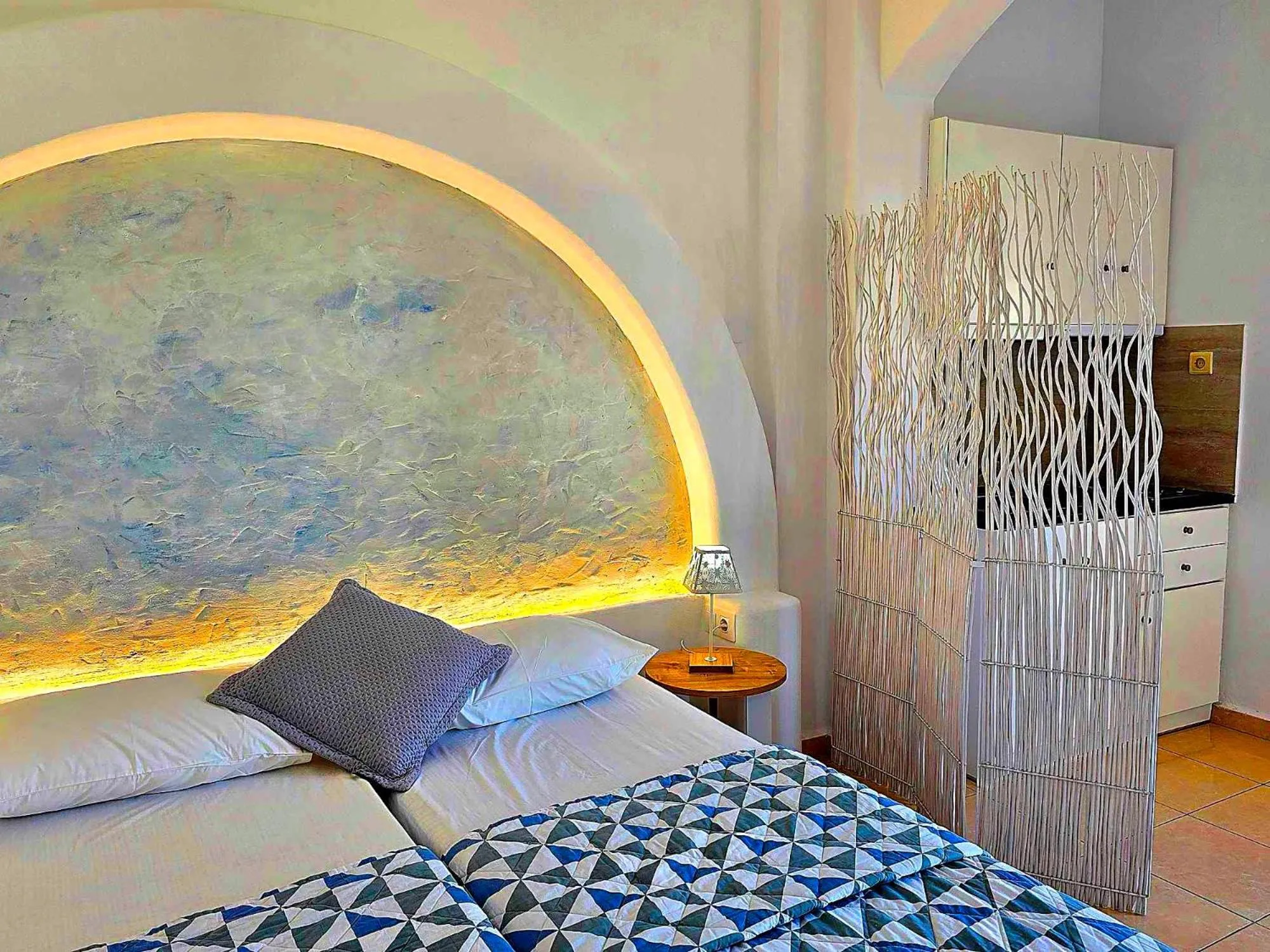 Kitchen or kitchenette, Bed in Papafotis Apartments & Suites