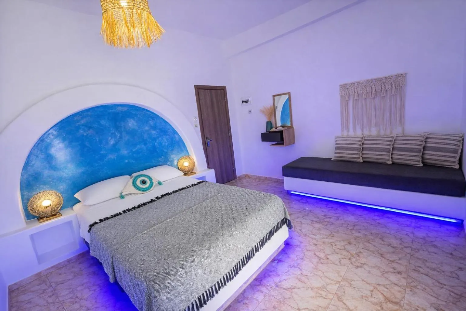 Decorative detail, Bed in Papafotis Apartments & Suites