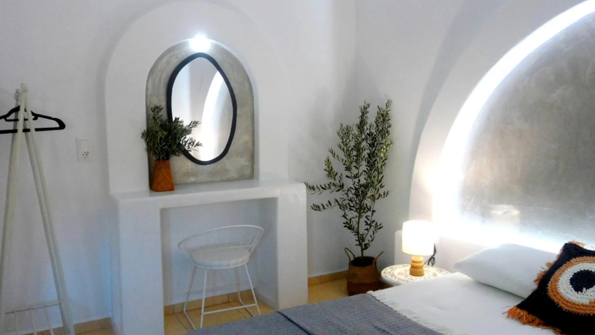 Bed in Papafotis Apartments & Suites