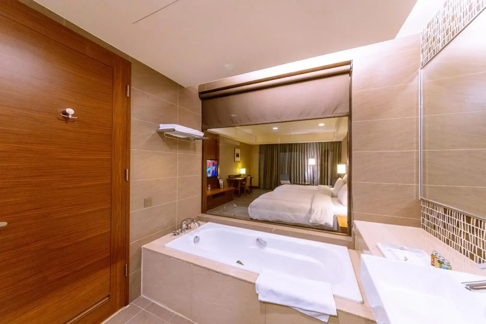 Bed in Fullon Hotel Tamsui Fishermen's Wharf