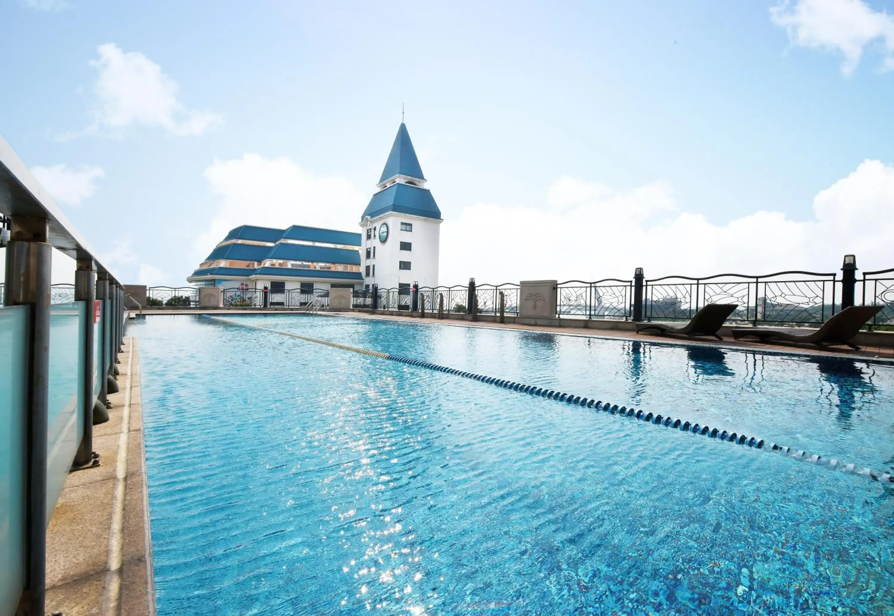 Swimming Pool in Fullon Hotel Tamsui Fishermen's Wharf