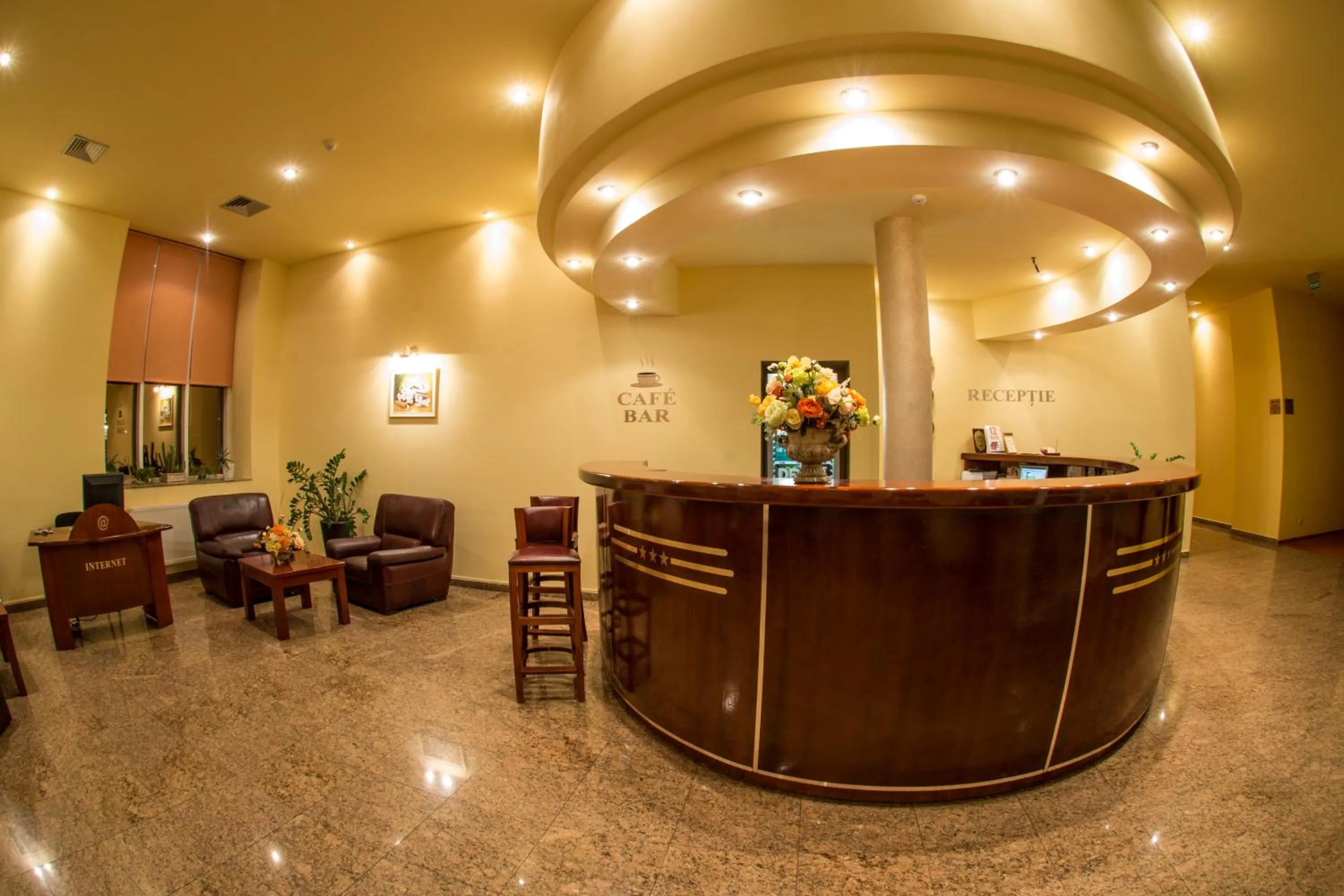 Lobby or reception in Hotel Alinalex - Paradisul Acvatic