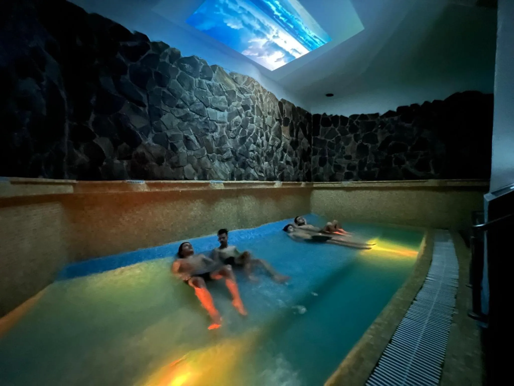 Hot Tub in Hotel Alinalex - Paradisul Acvatic