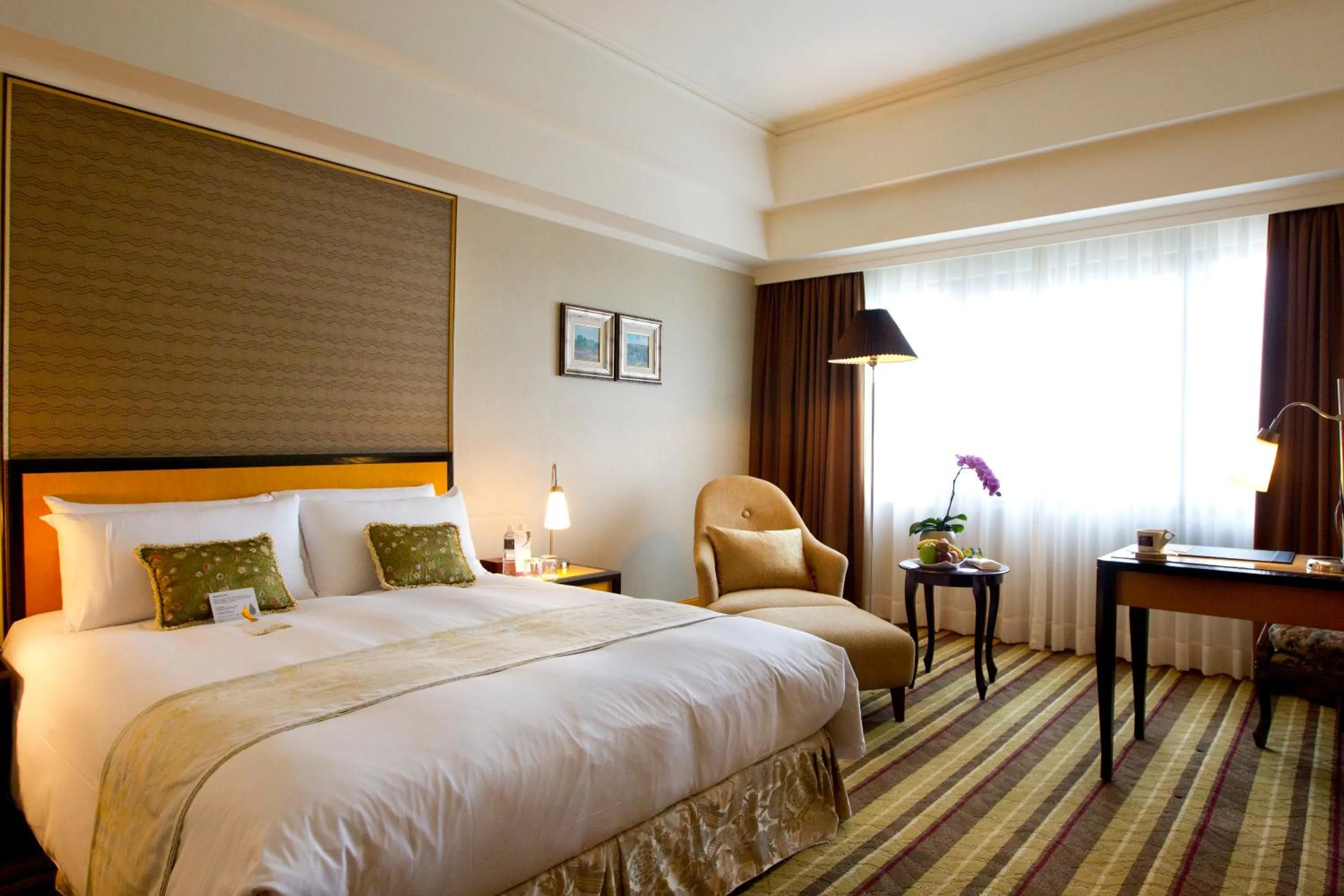 Photo of the whole room, Bed in THE LEES Hotel