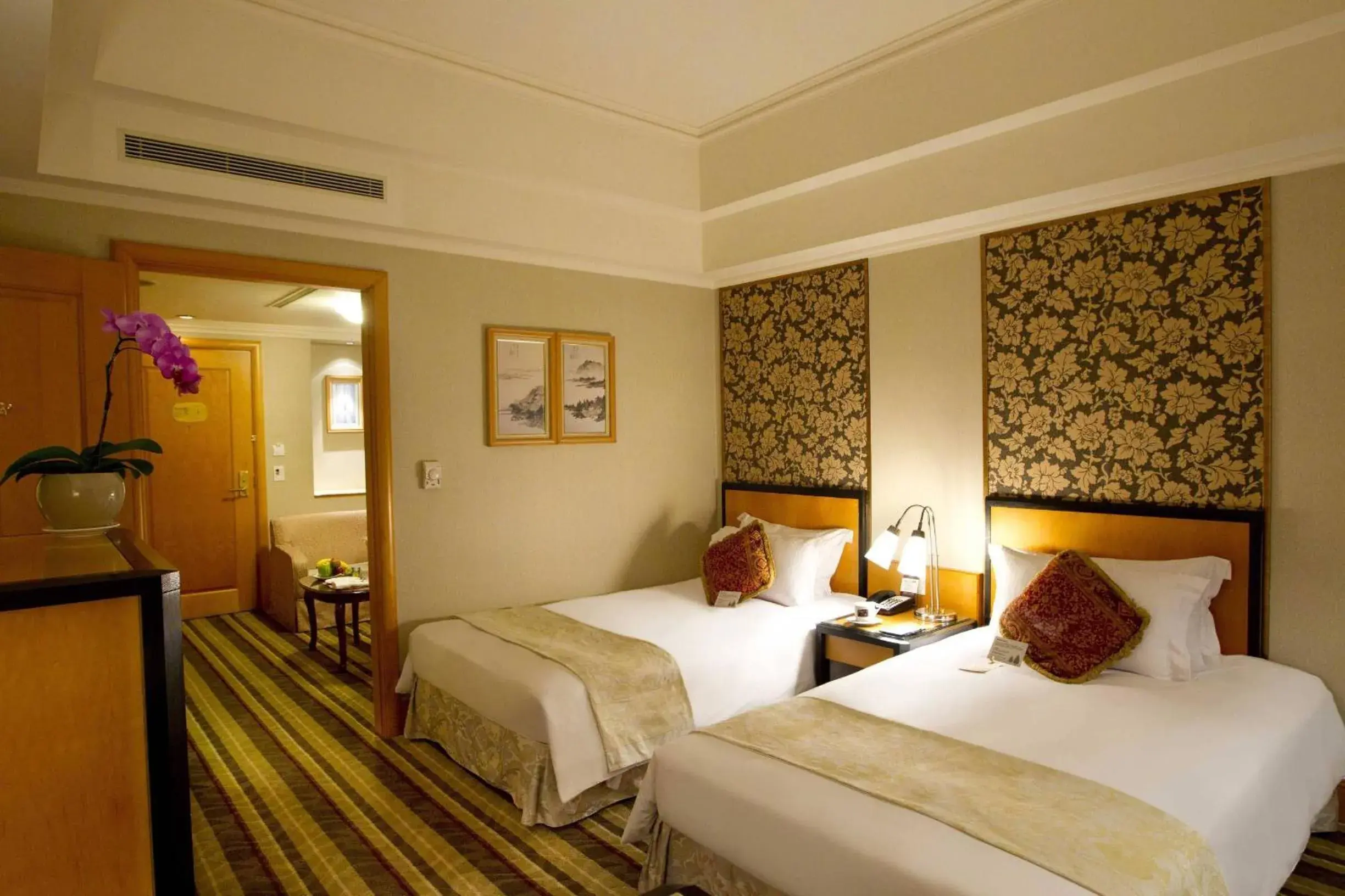 Photo of the whole room, Bed in THE LEES Hotel Photo of the whole room, Bed in THE LEES Hotel