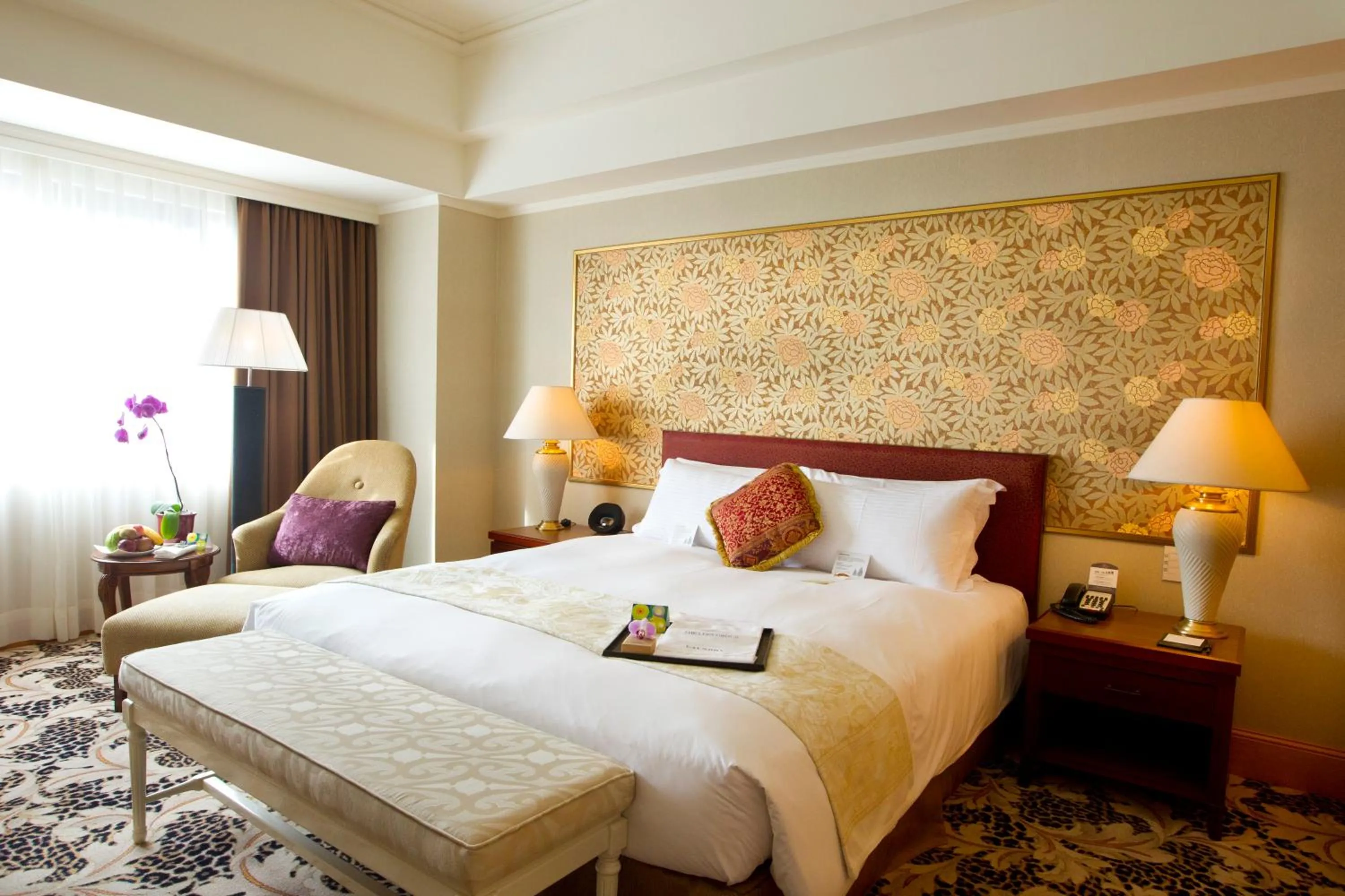 Bed in THE LEES Hotel