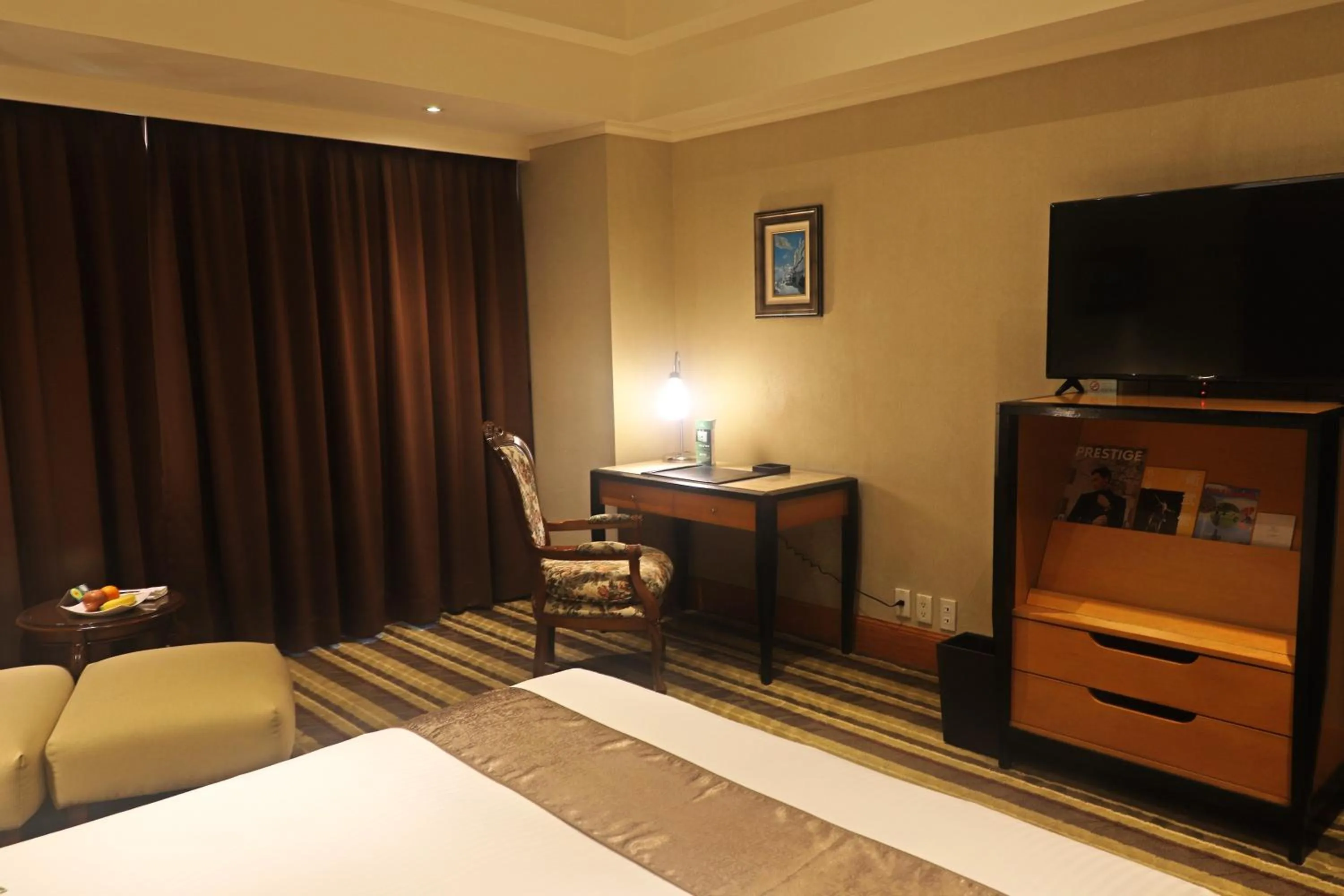 Bed in THE LEES Hotel