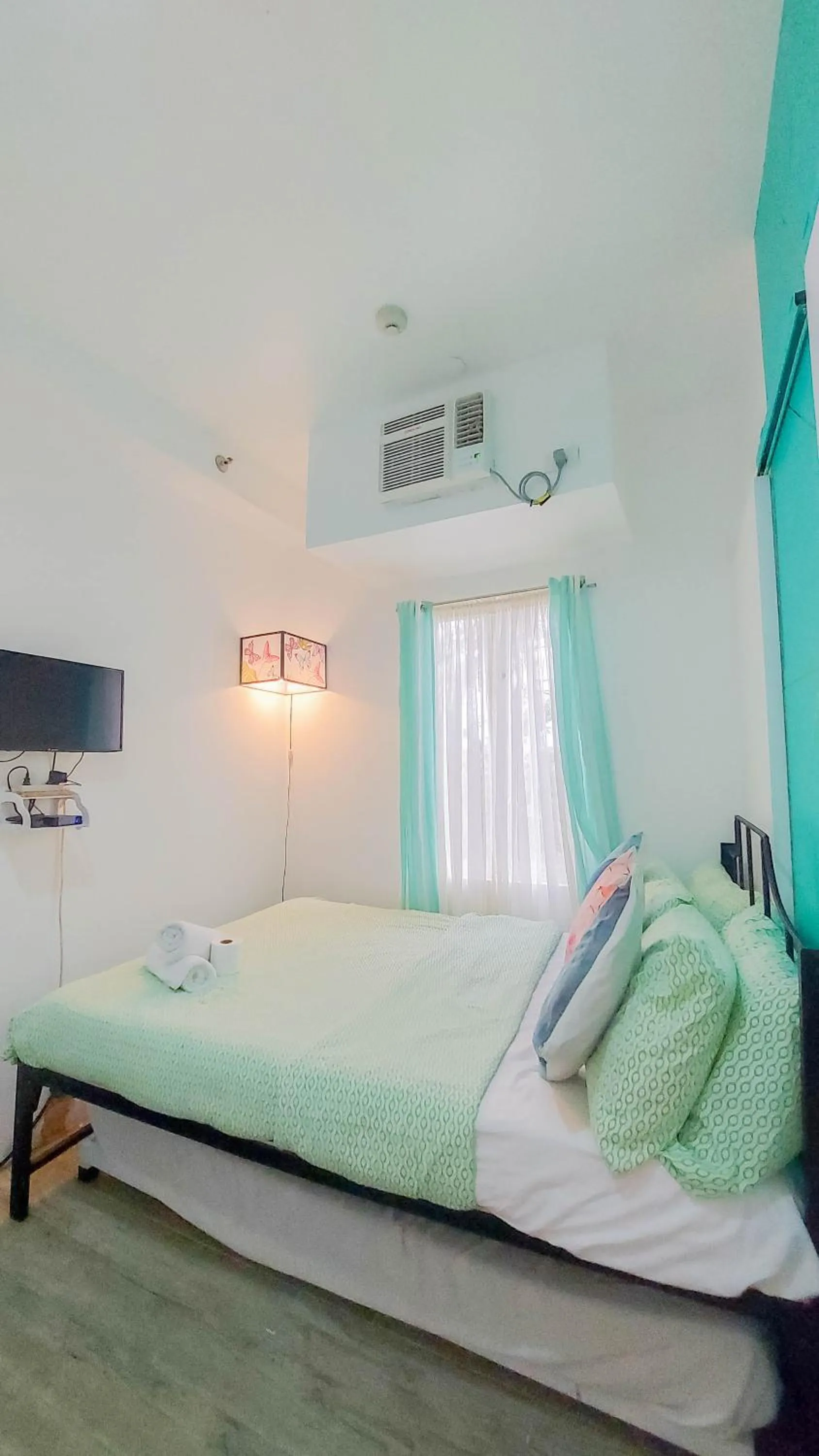 Bed in Retreat Haven in La Bella Tagaytay