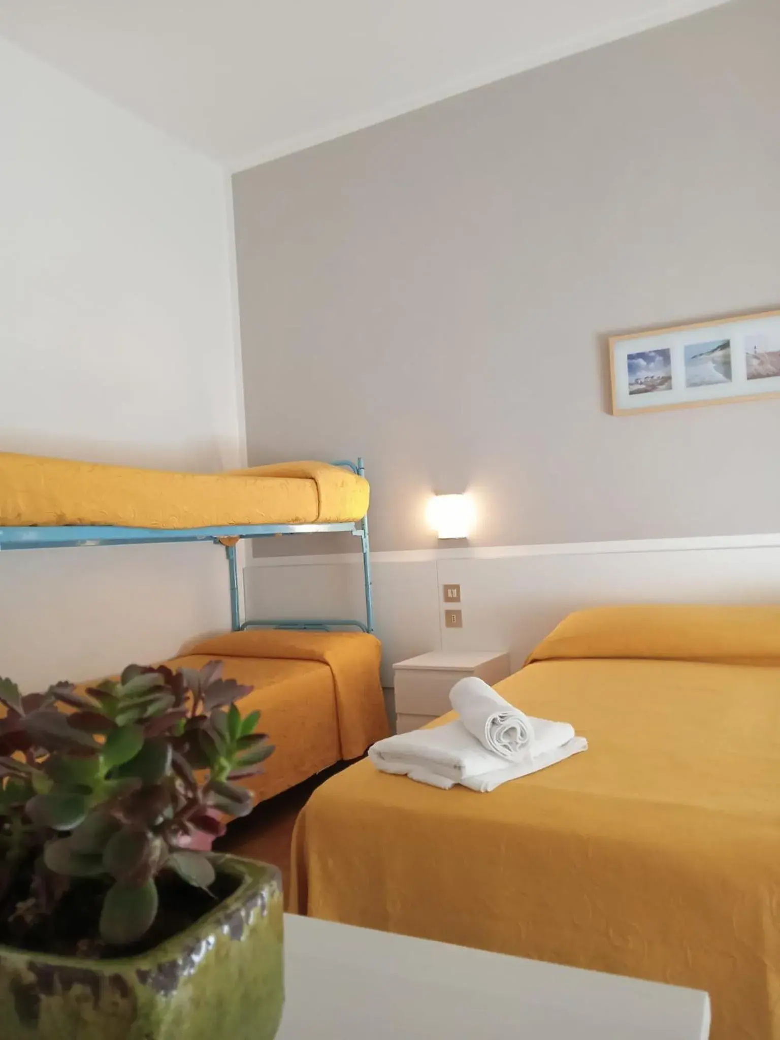 Classic Quadruple Room in Hotel Haiti Classic Quadruple Room in Hotel Haiti