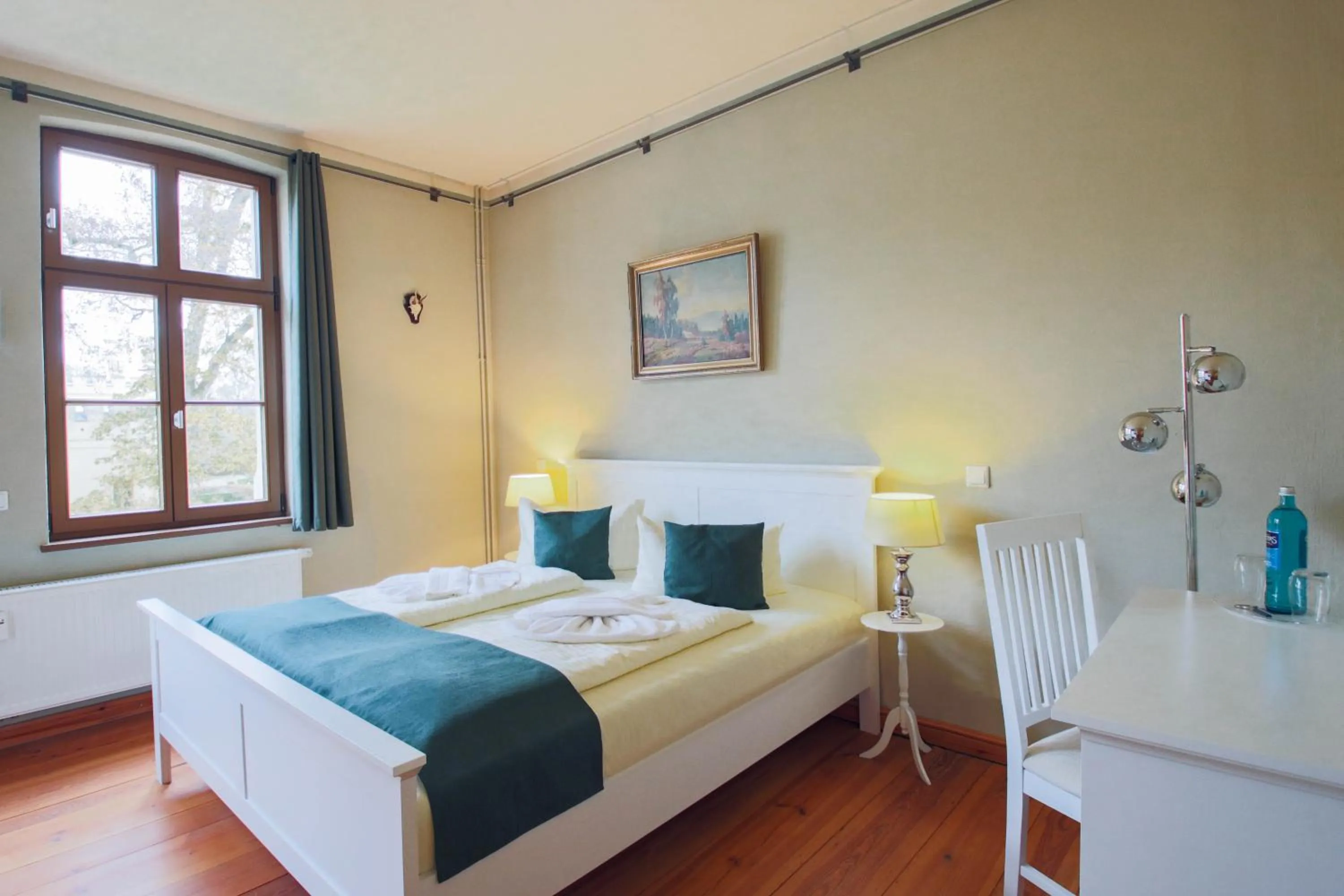 Photo of the whole room, Bed in Hotel Jagdschloss Letzlingen