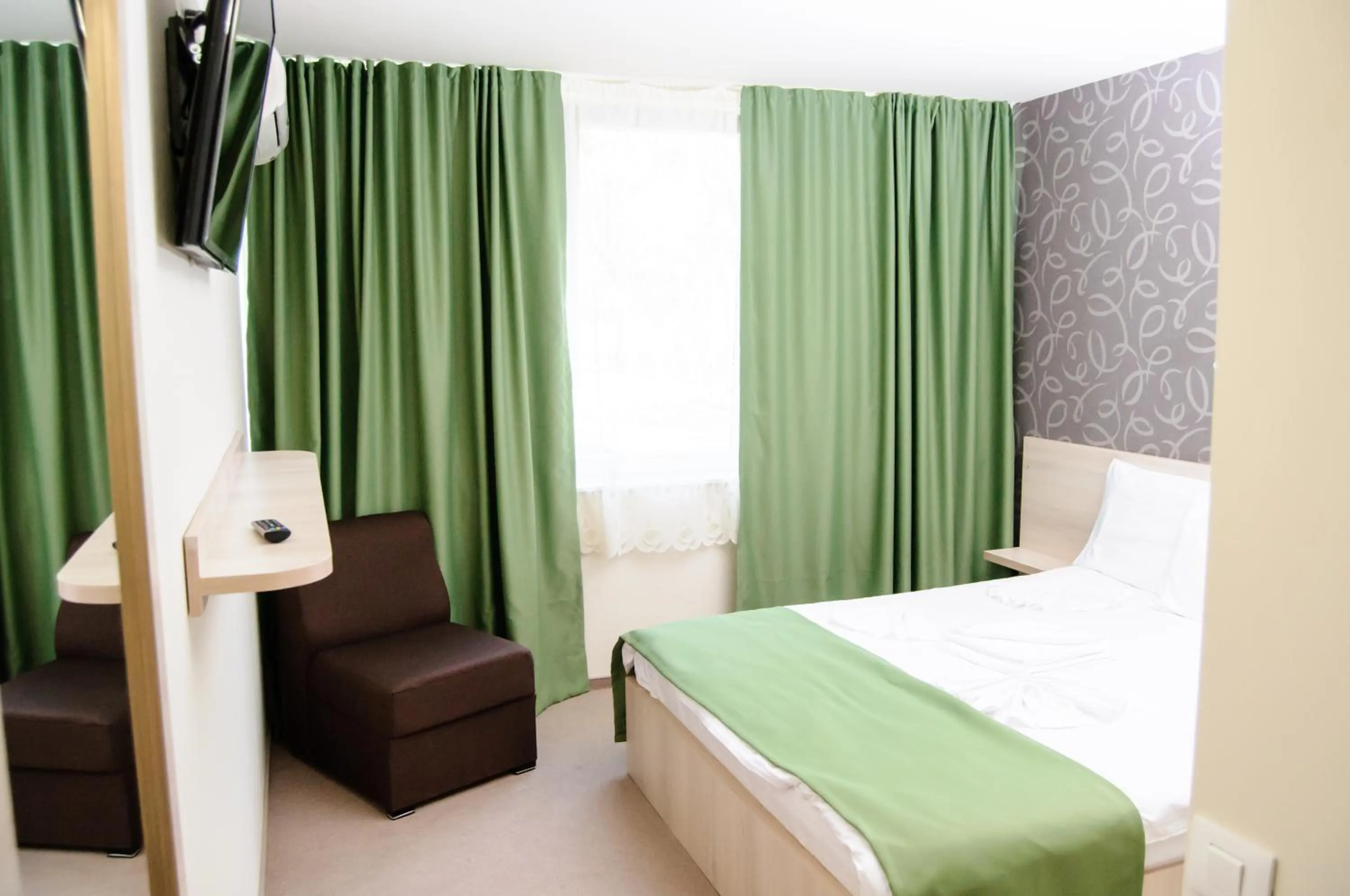 King Suite with Balcony in Hotel Doina