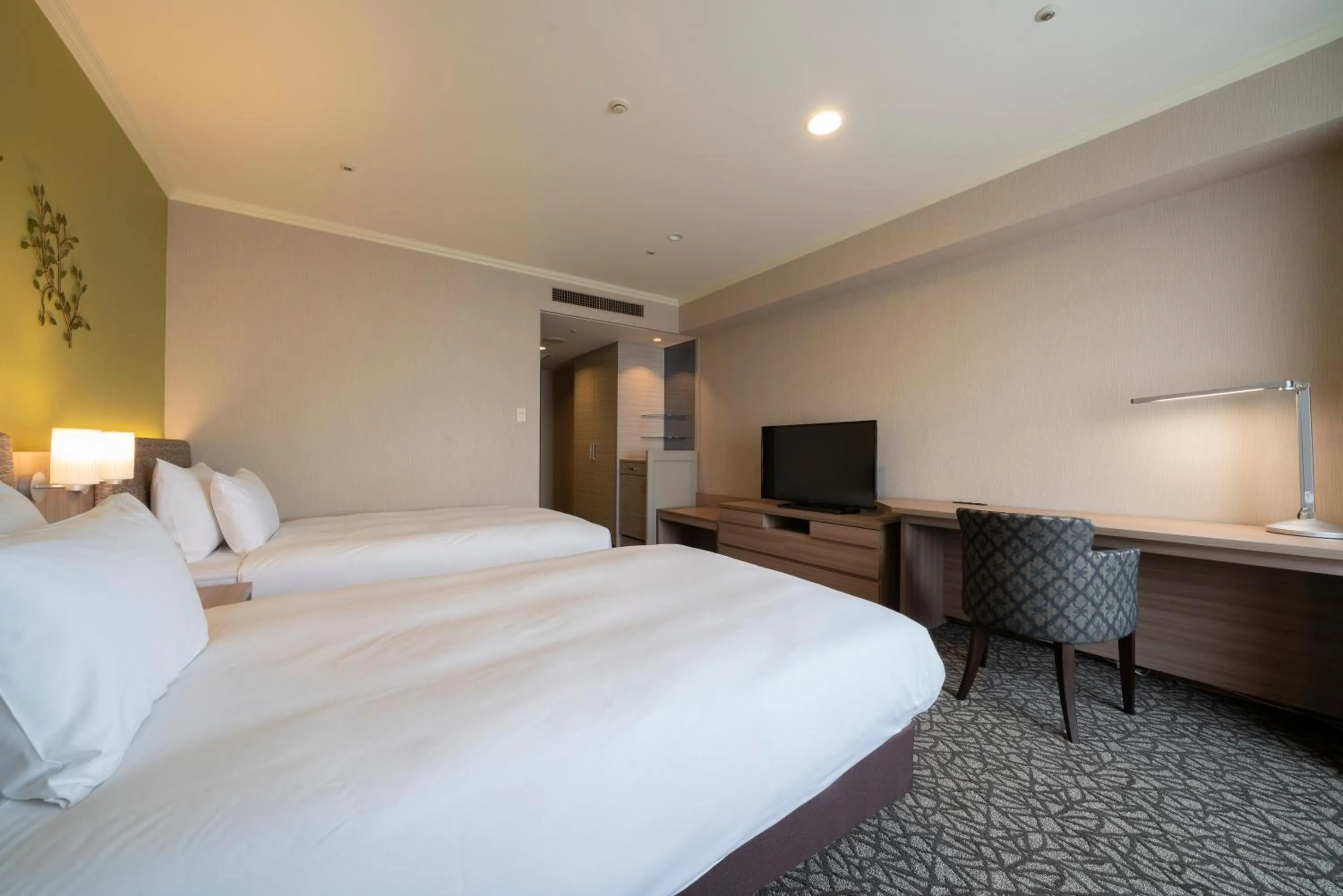 Photo of the whole room, Bed in Hotel Associa Toyohashi