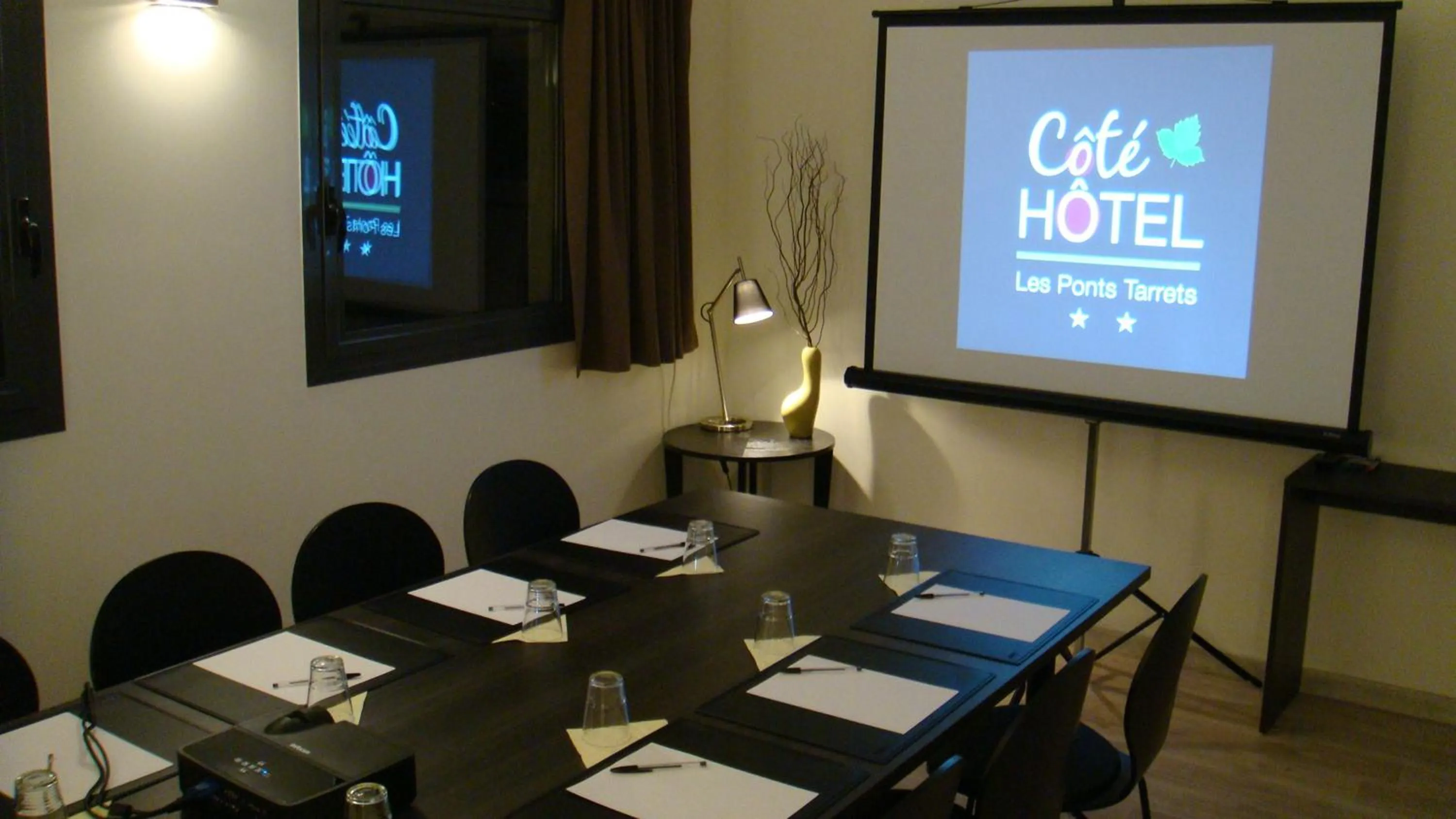 Business facilities in Côté Hôtel