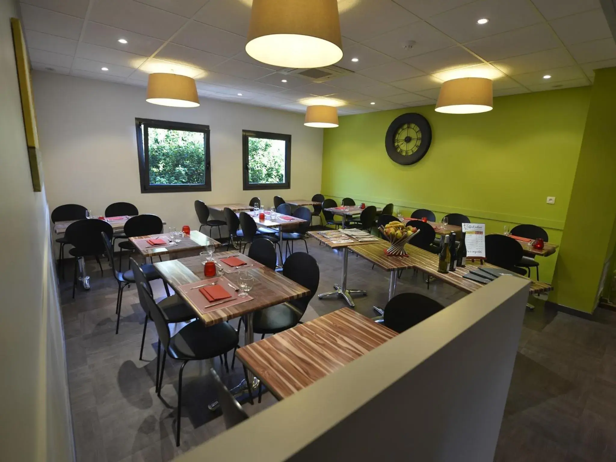 Food and drinks in Côté Hôtel Food and drinks in Côté Hôtel