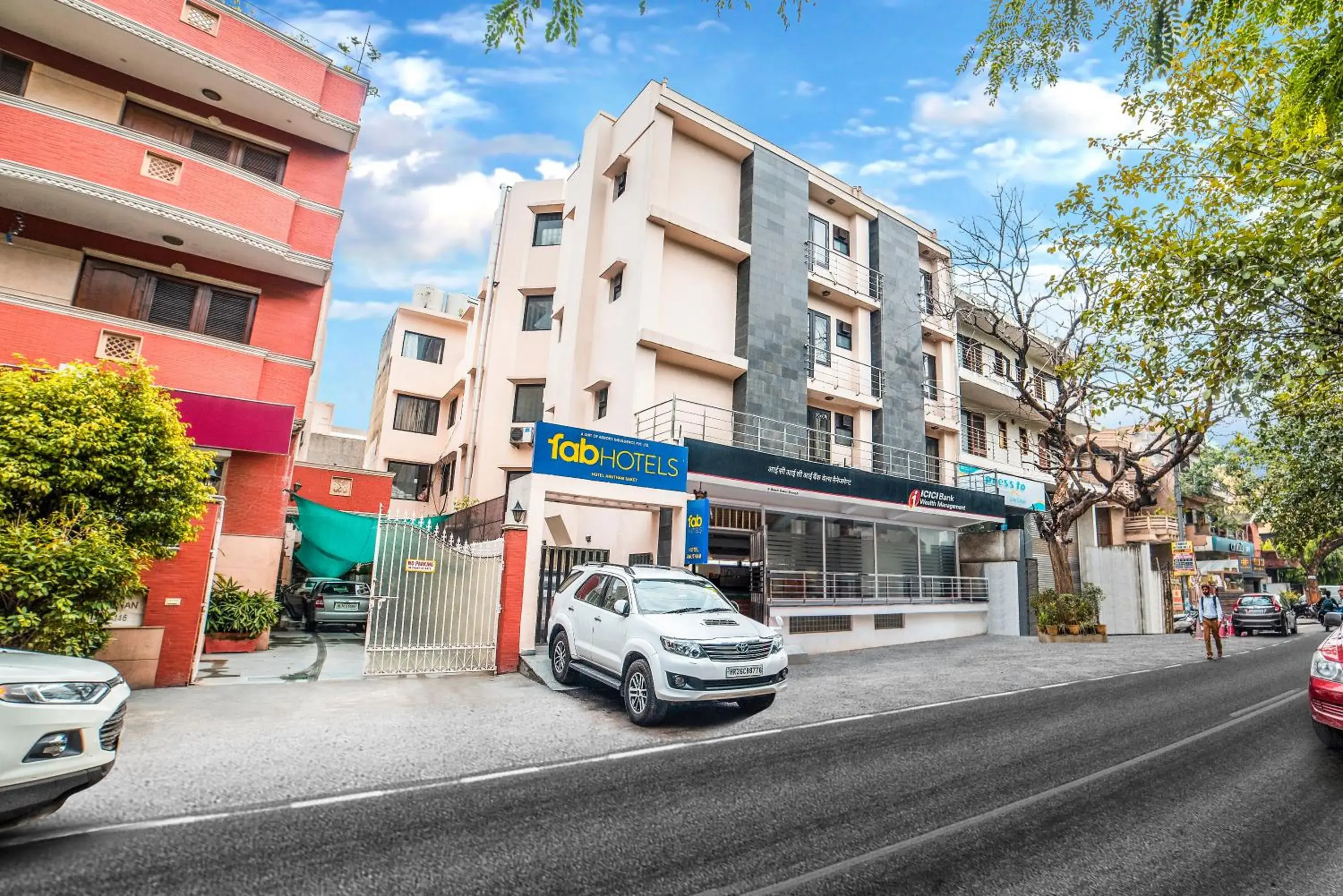 Property building in FabHotel Anutham Saket Property building in FabHotel Anutham Saket