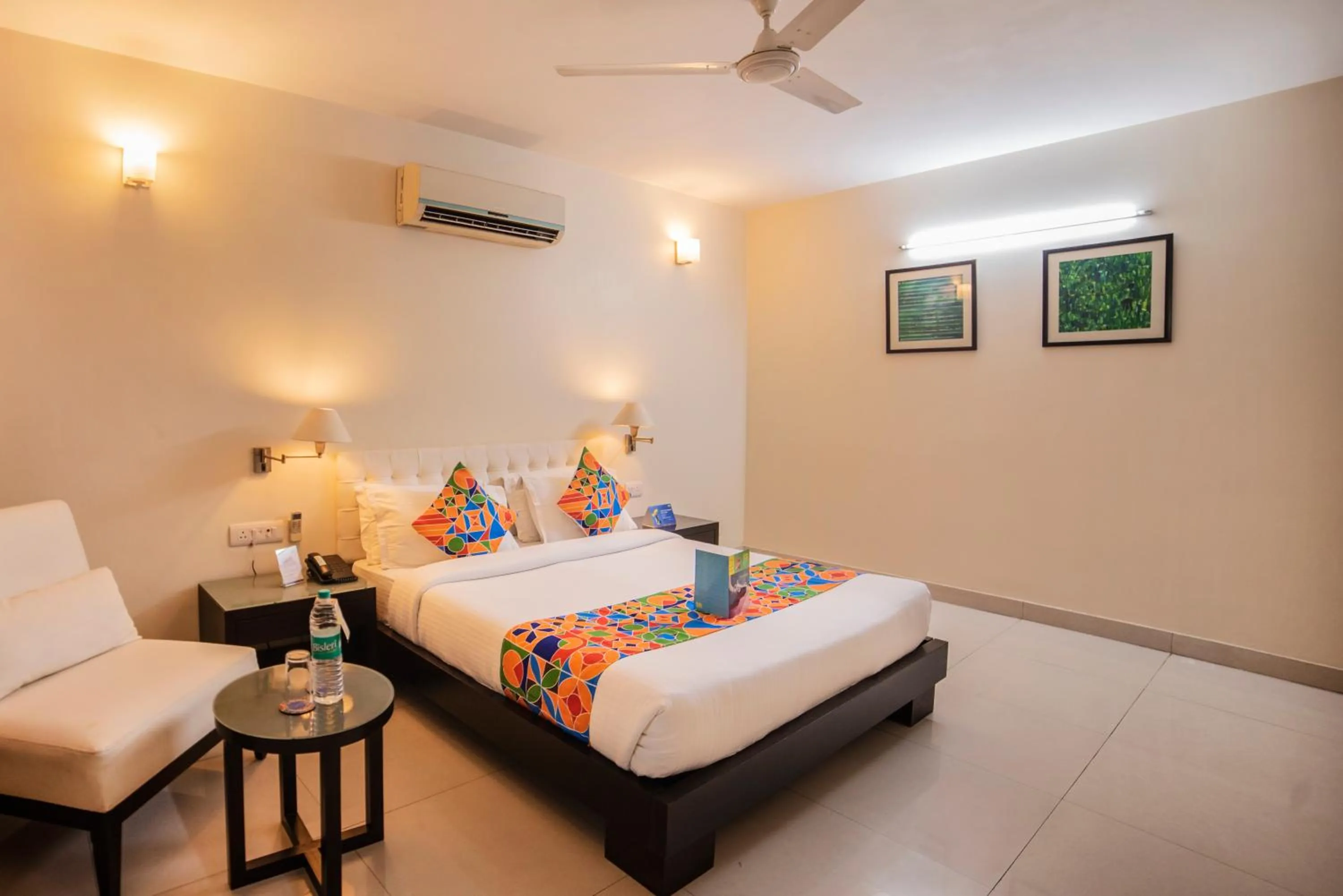 TV and multimedia, Bed in FabHotel Anutham Saket