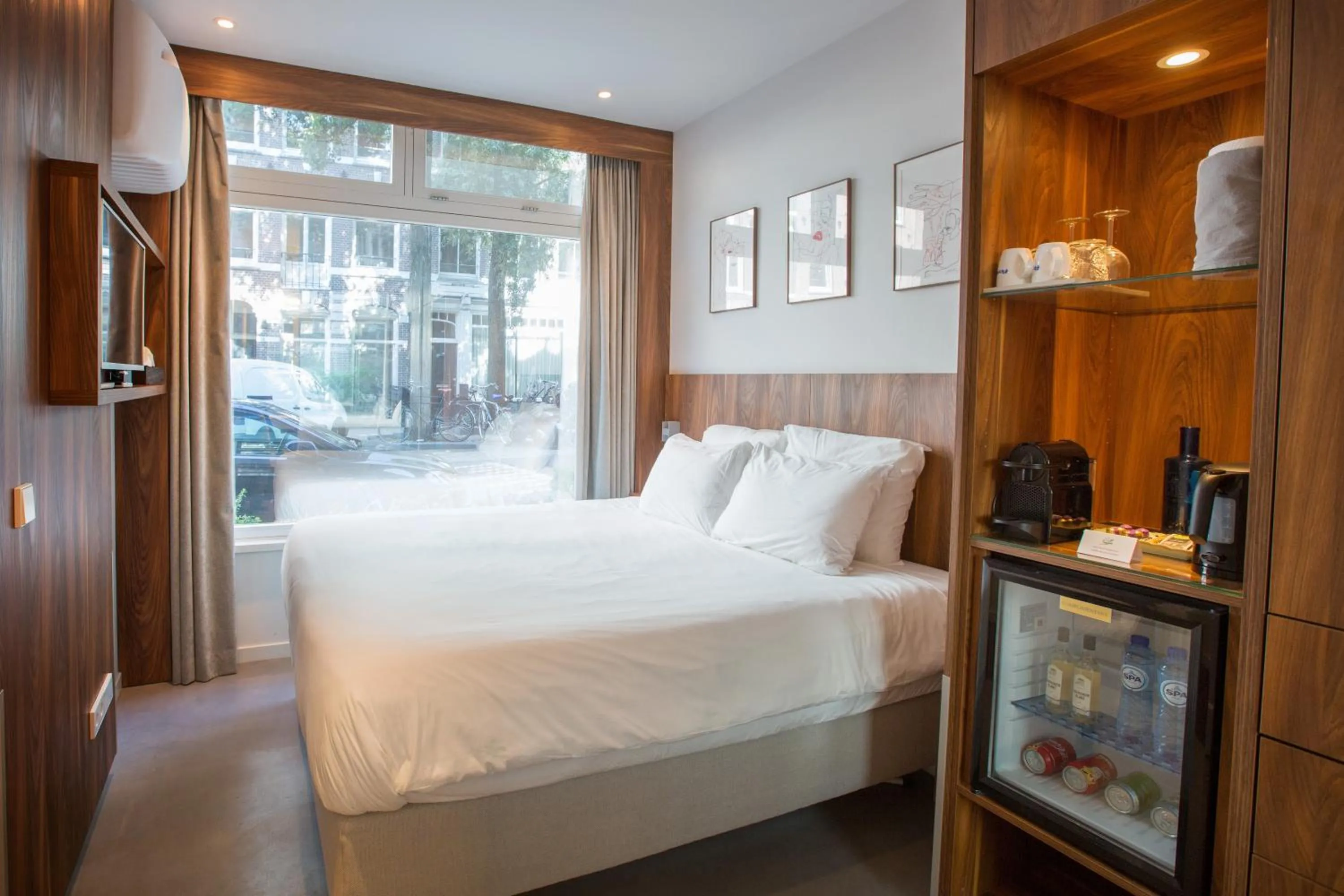 Bedroom, Bed in Het Kabinet