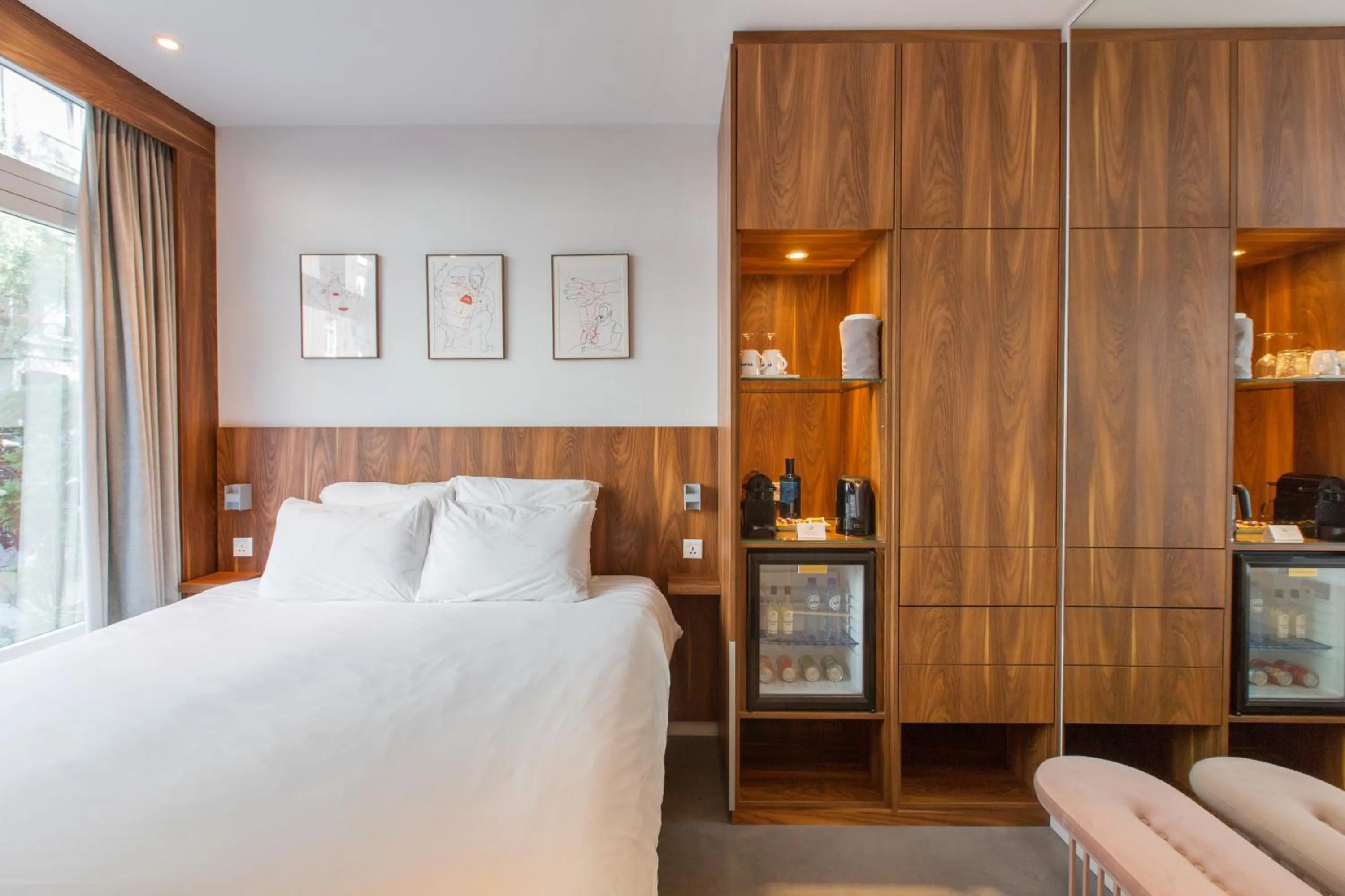 Photo of the whole room, Bed in Het Kabinet