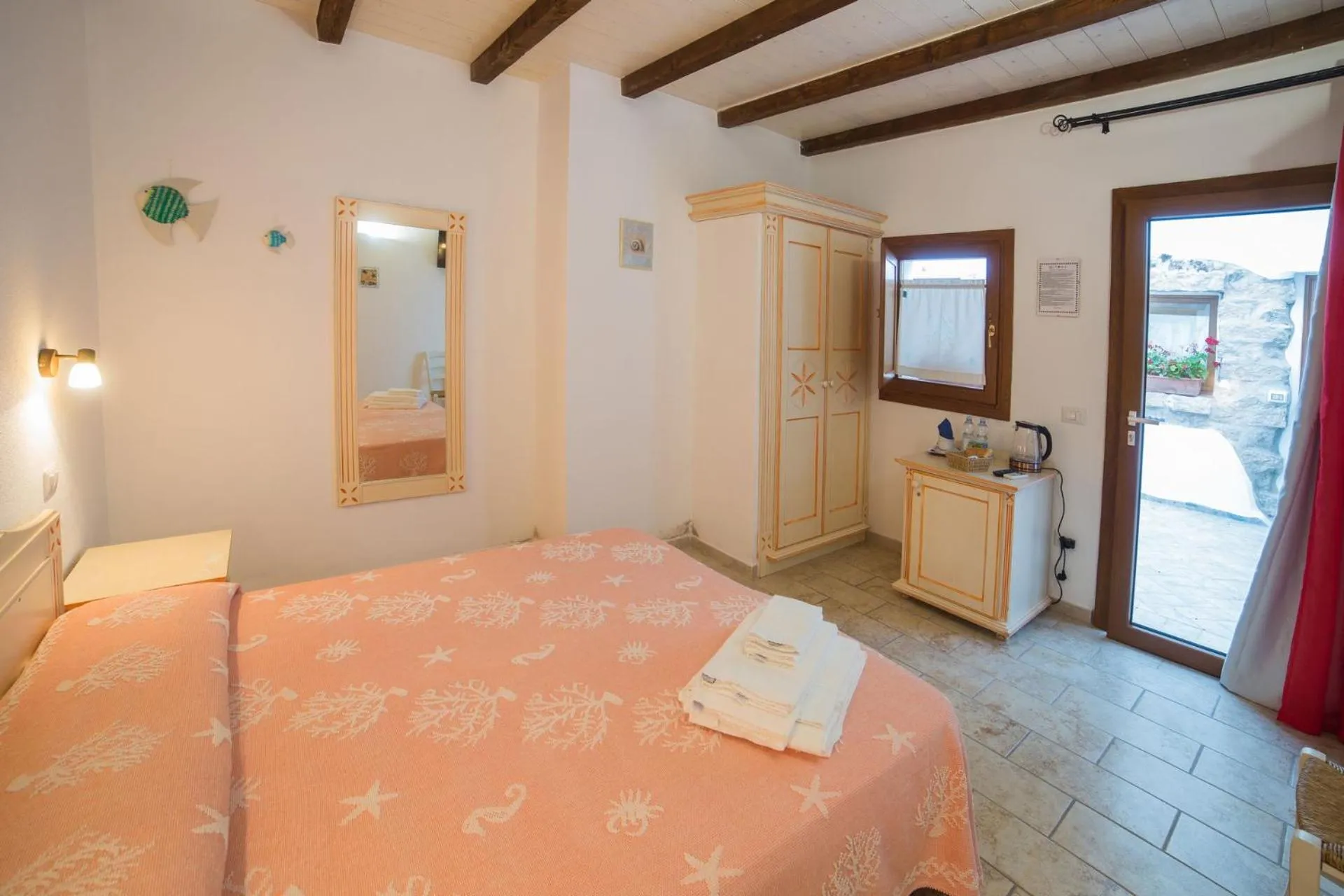 Photo of the whole room, Bed in Olbia Domus Inn
