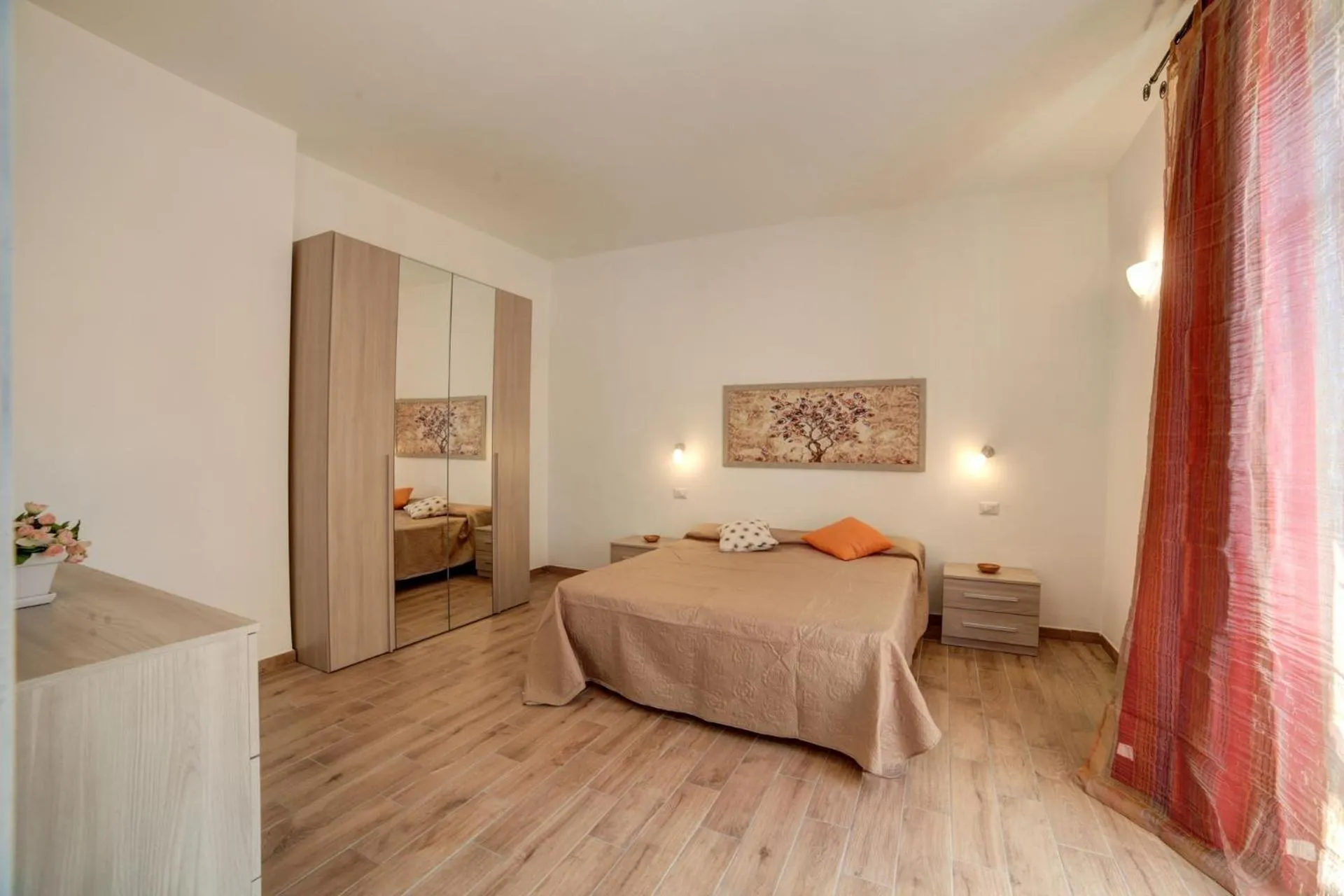 Photo of the whole room, Bed in Olbia Domus Inn