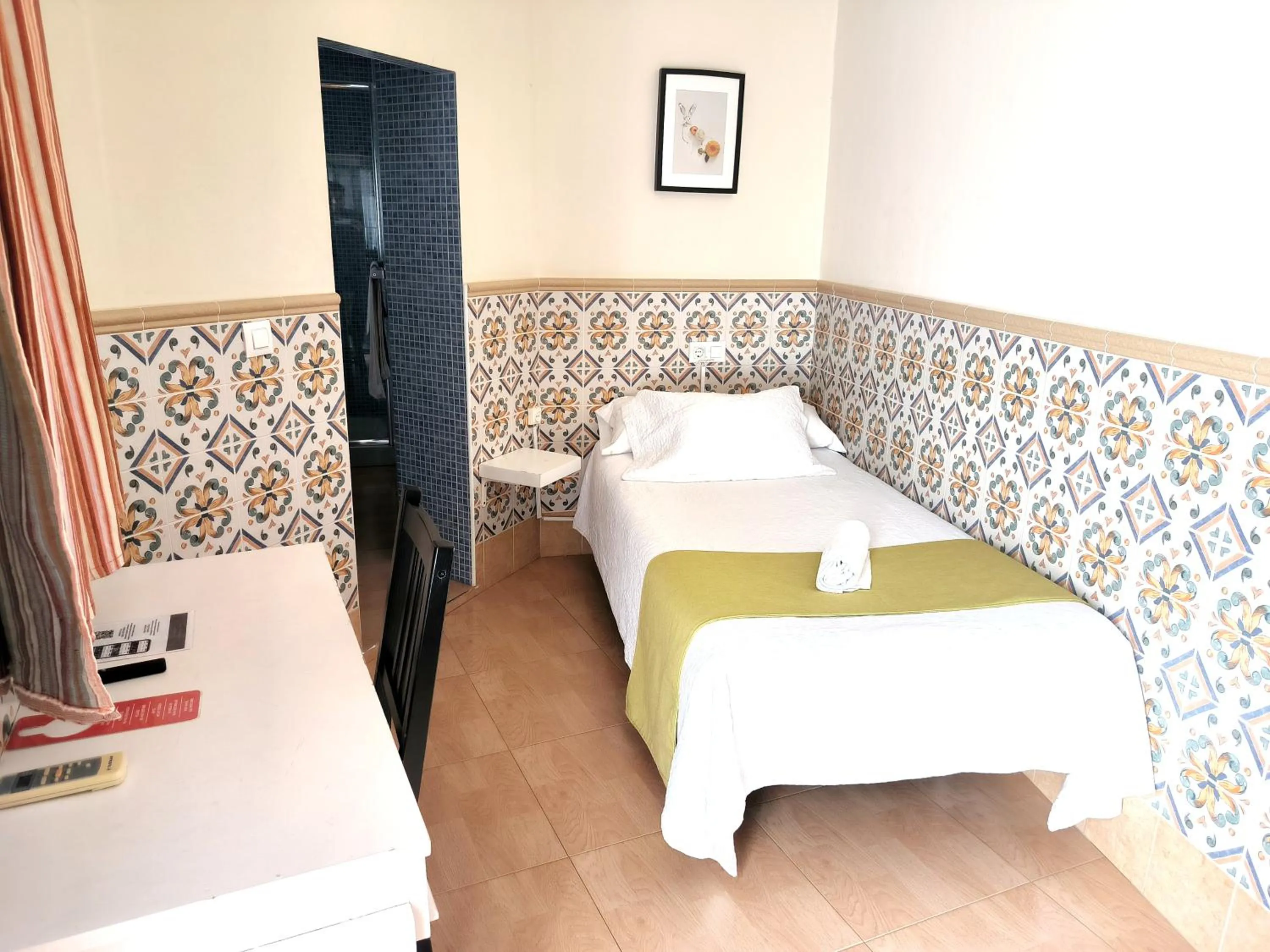 Photo of the whole room, Bed in Pension Perez Montilla