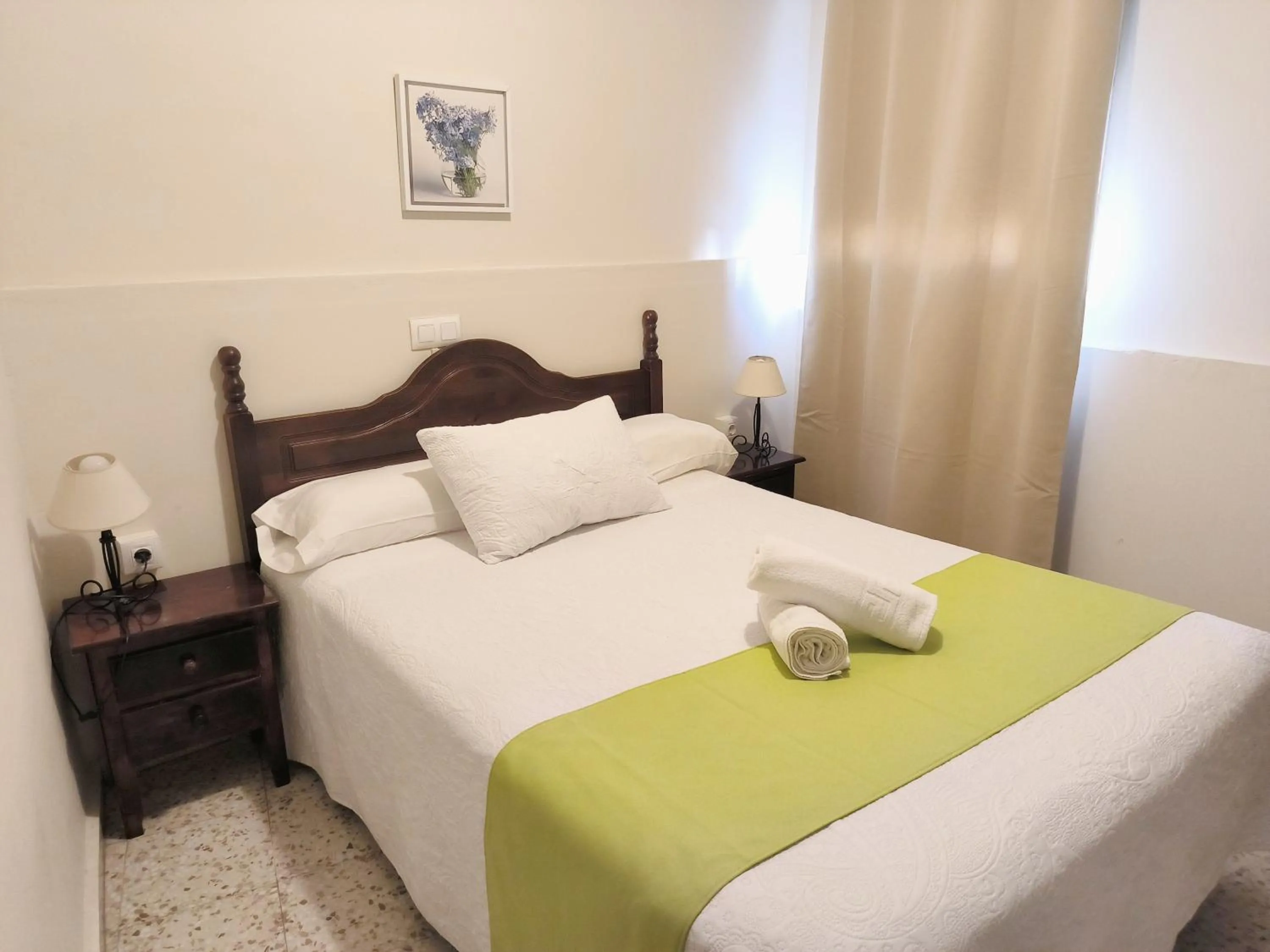 Photo of the whole room, Bed in Pension Perez Montilla