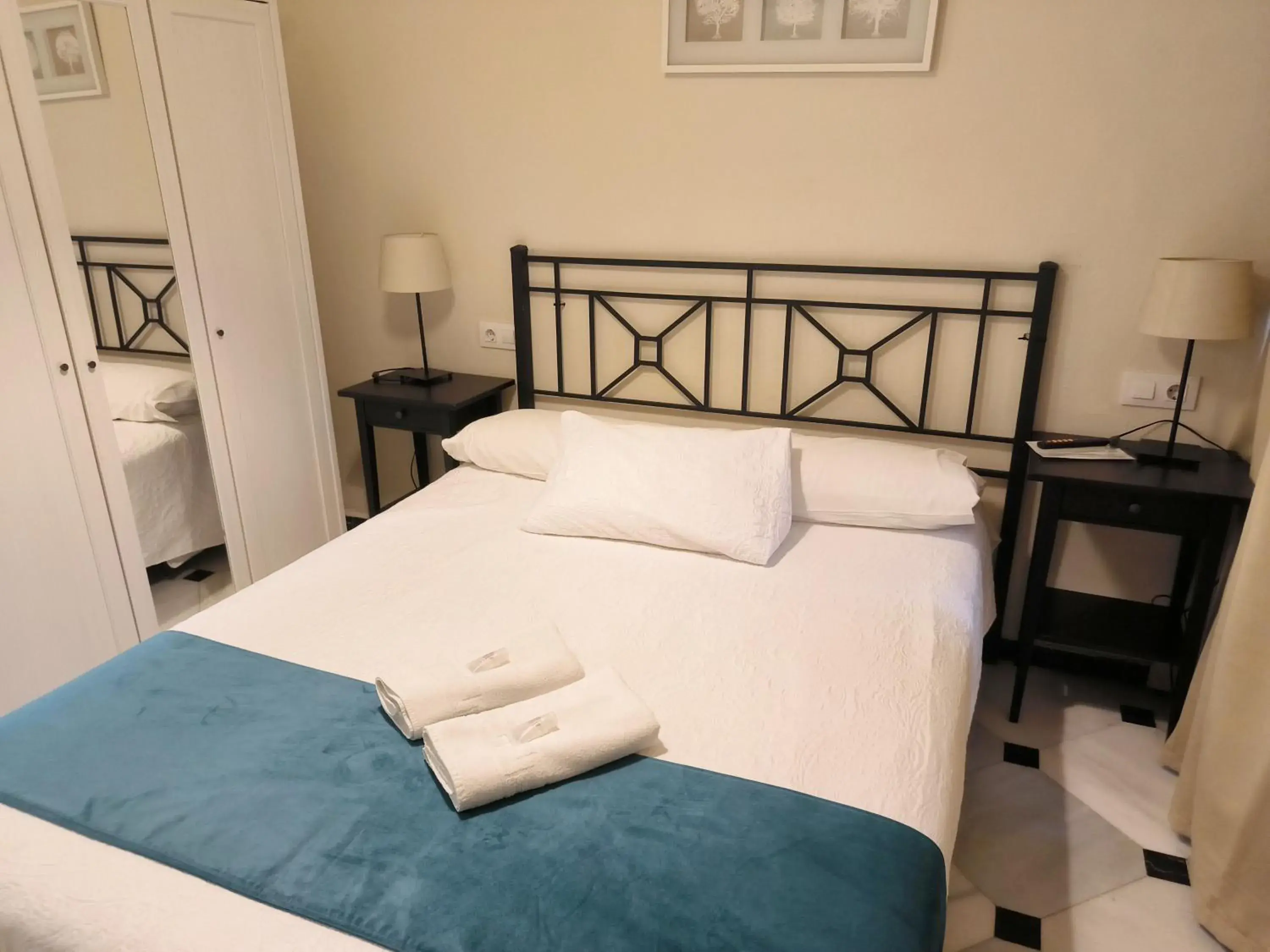 Double Room with Shared Facilities in Pension Perez Montilla Double Room with Shared Facilities in Pension Perez Montilla