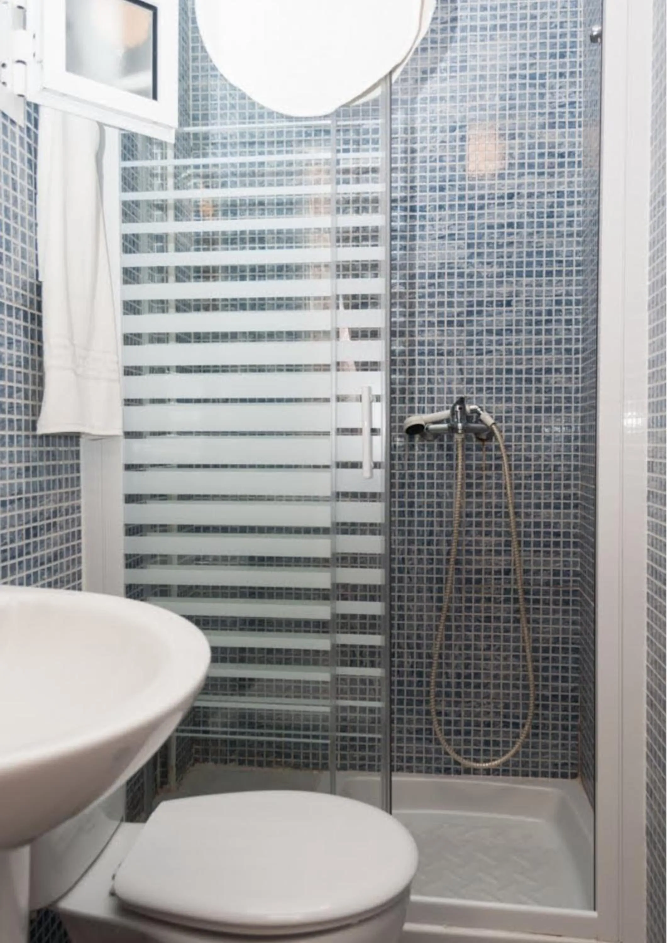 Bathroom in Pension Perez Montilla