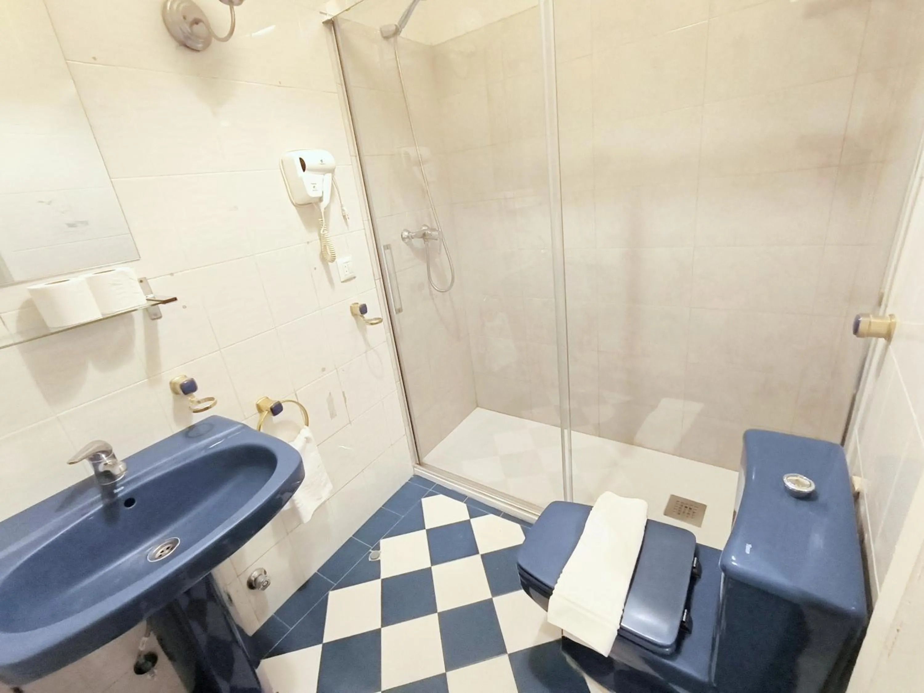 Bathroom in Pension Perez Montilla