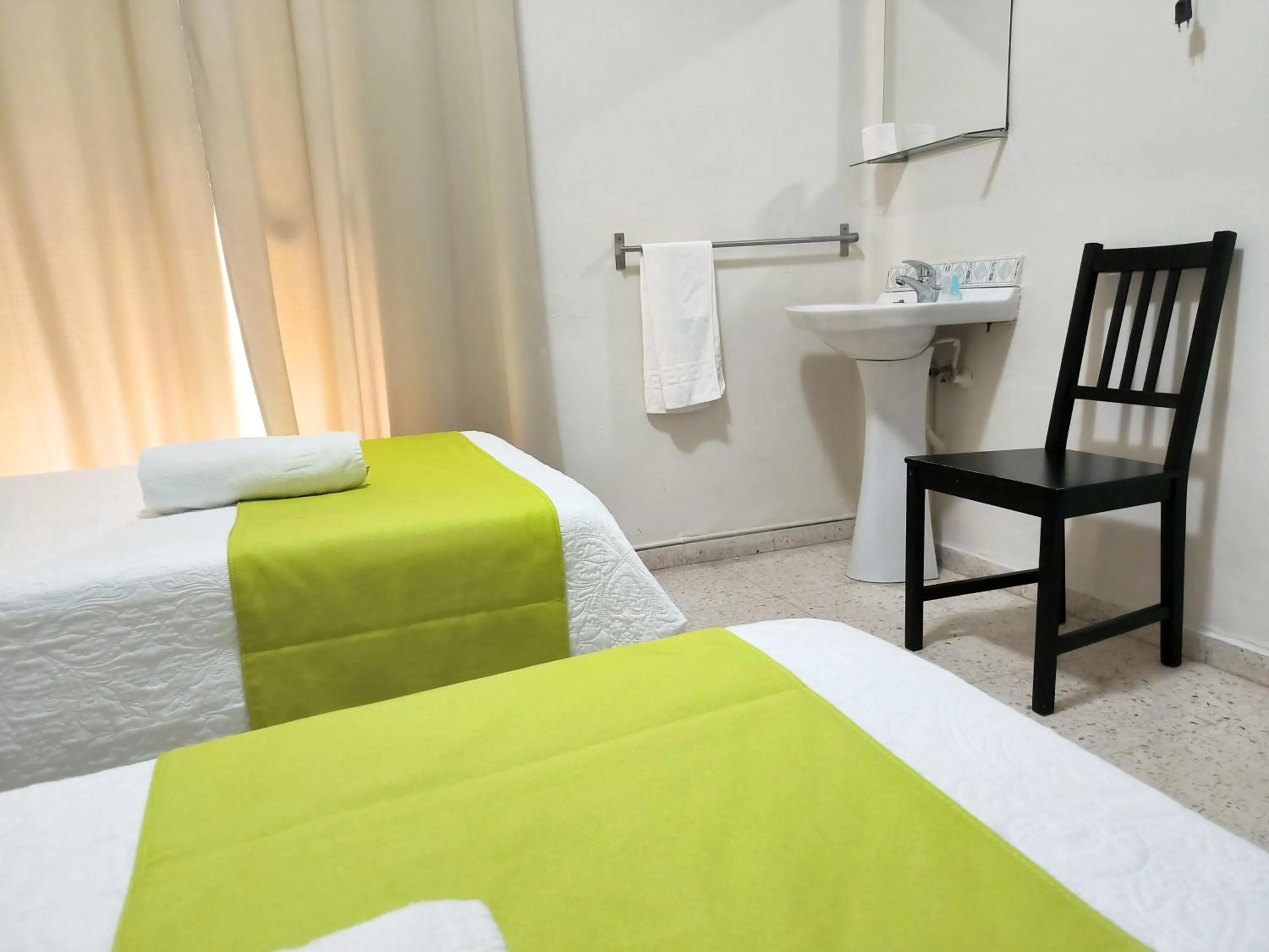 Photo of the whole room, Bed in Pension Perez Montilla