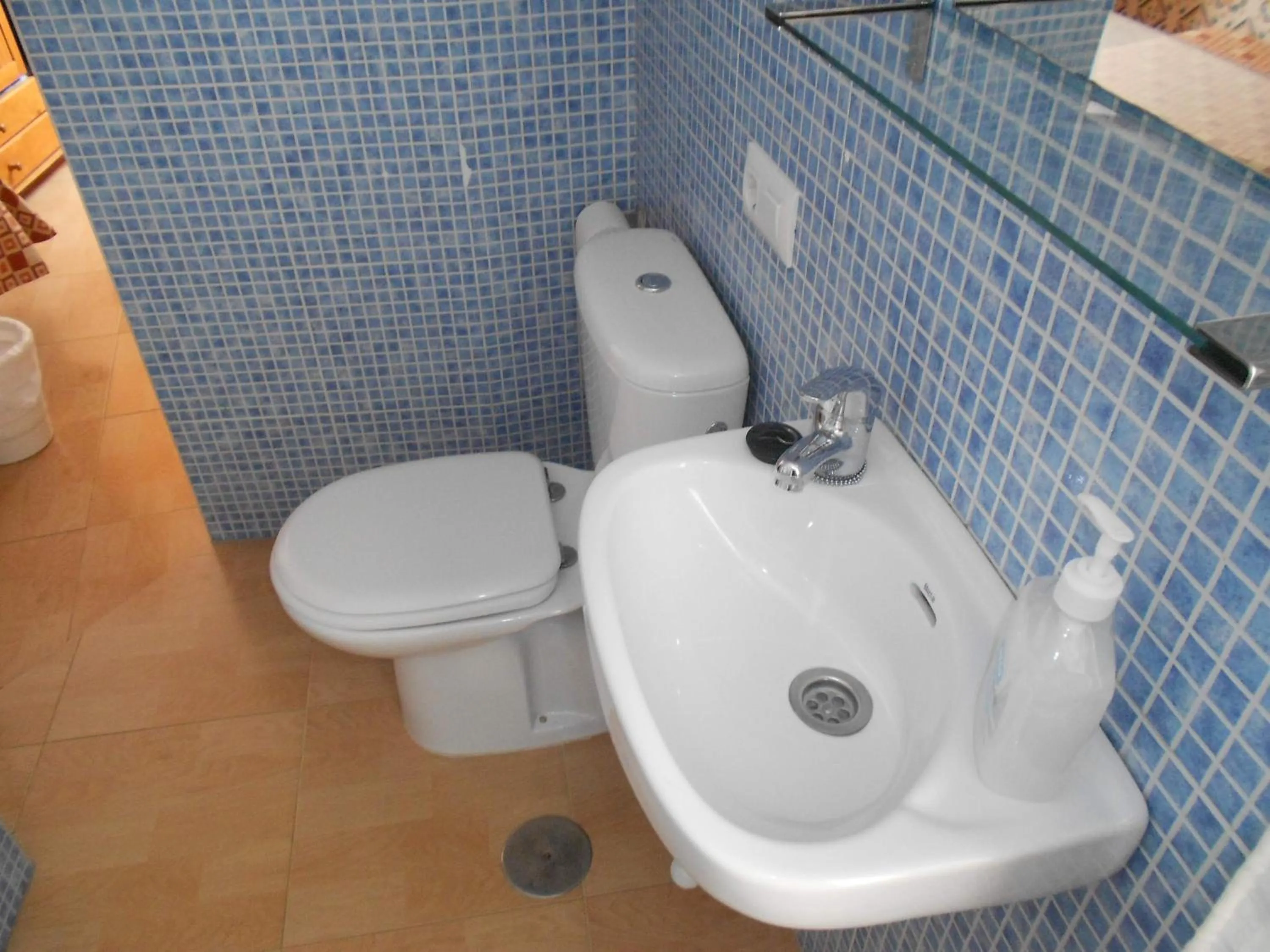 Bathroom in Pension Perez Montilla