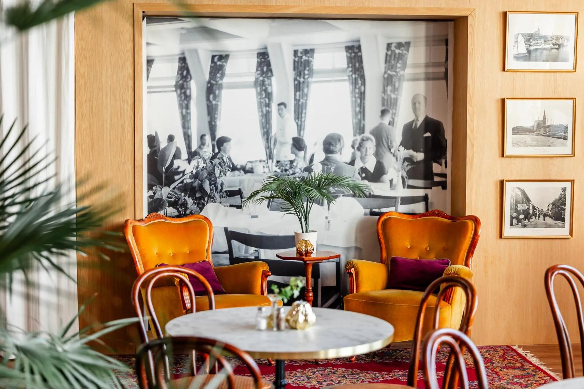 Seating area in Hotel Lysekil