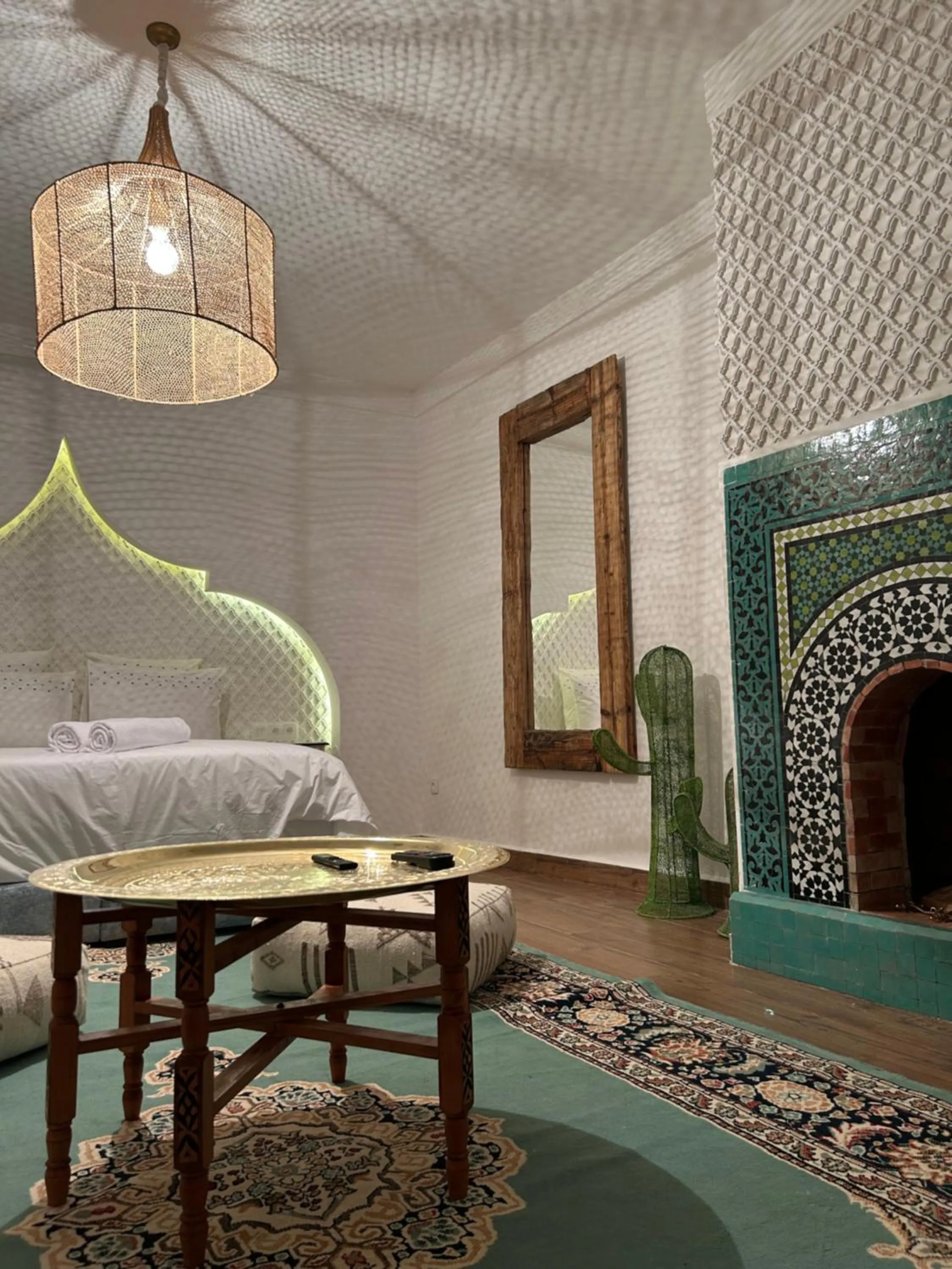 Living room, Bed in Riad Tsar Mimoun