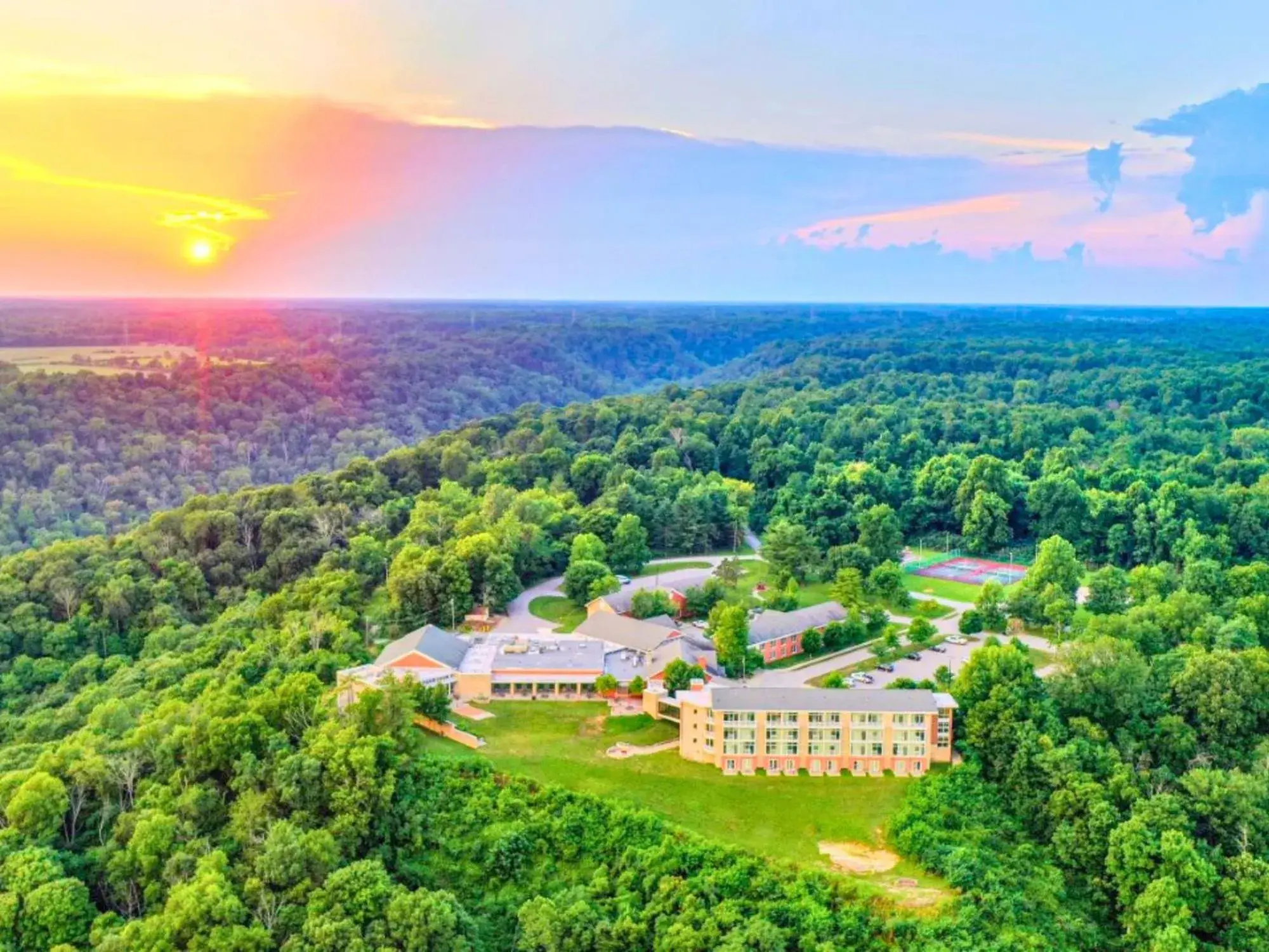 Superior Queen Room with Two Queen Beds in Clifty Inn Superior Queen Room with Two Queen Beds in Clifty Inn