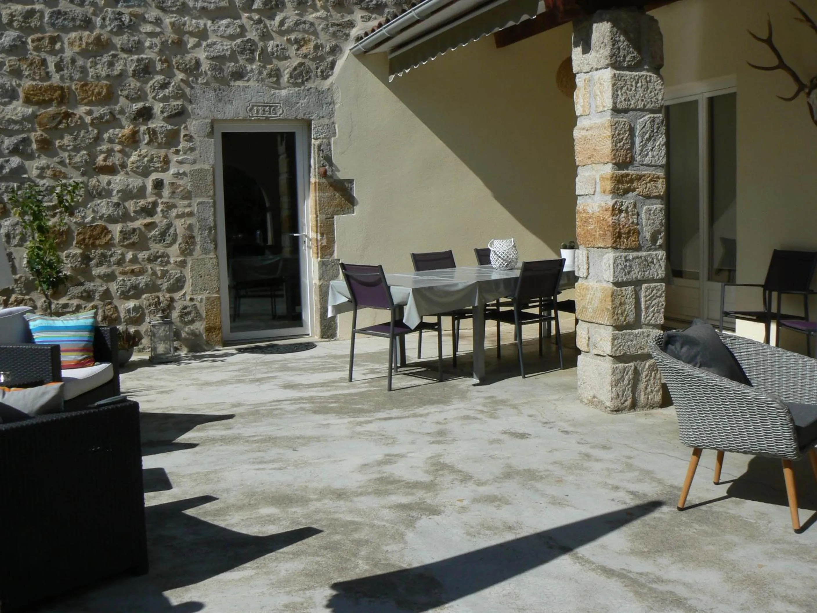 Patio in Le Mas de Magnaou