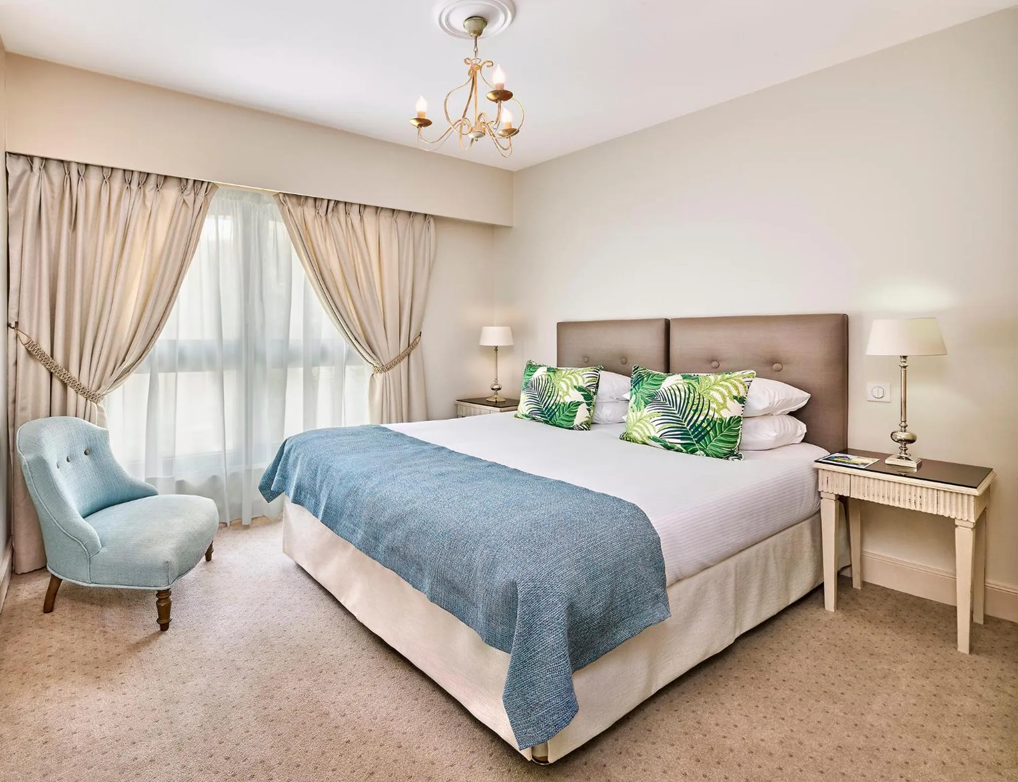 Photo of the whole room, Bed in La Résidence de La Réserve