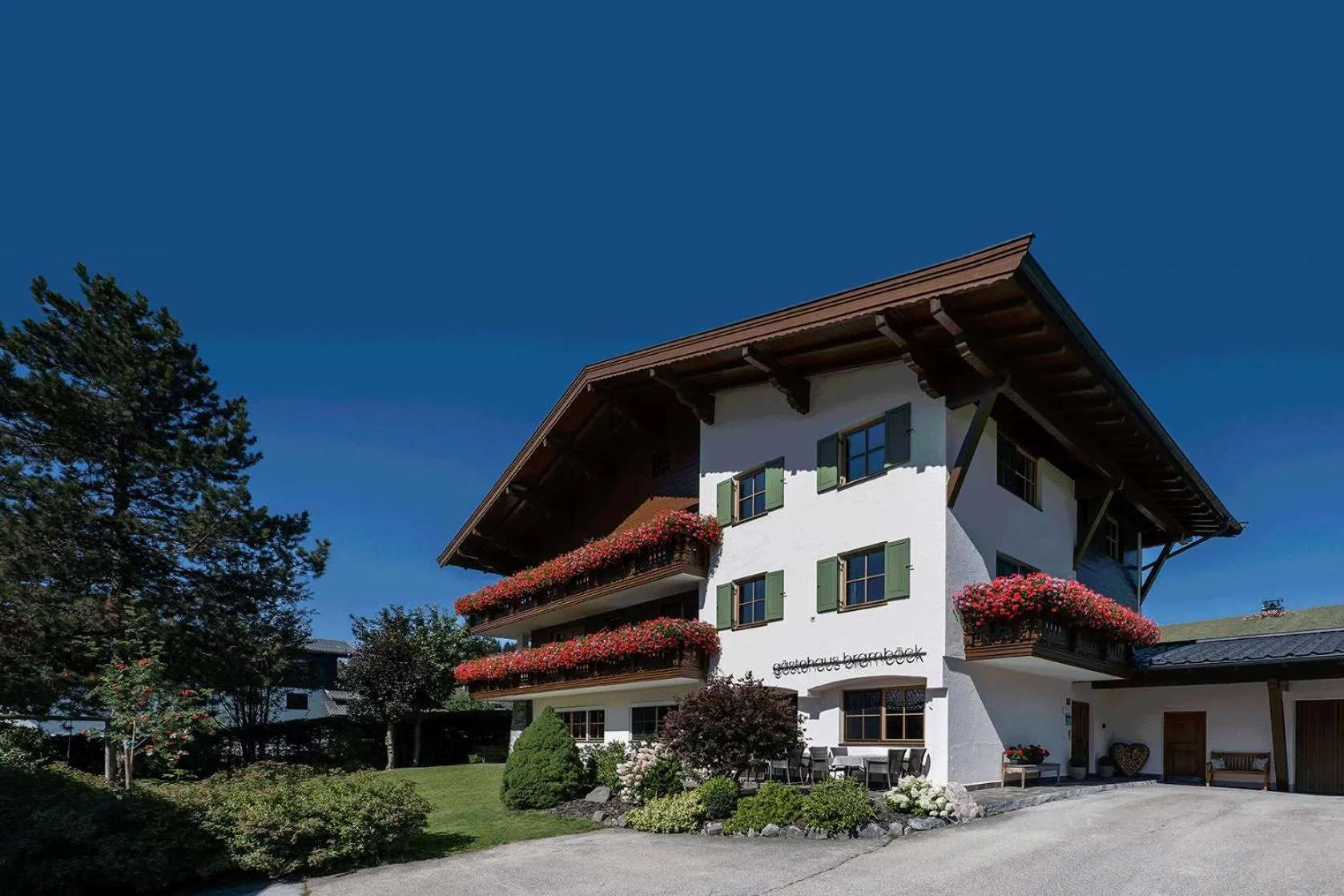Property building in Gästehaus Bramböck
