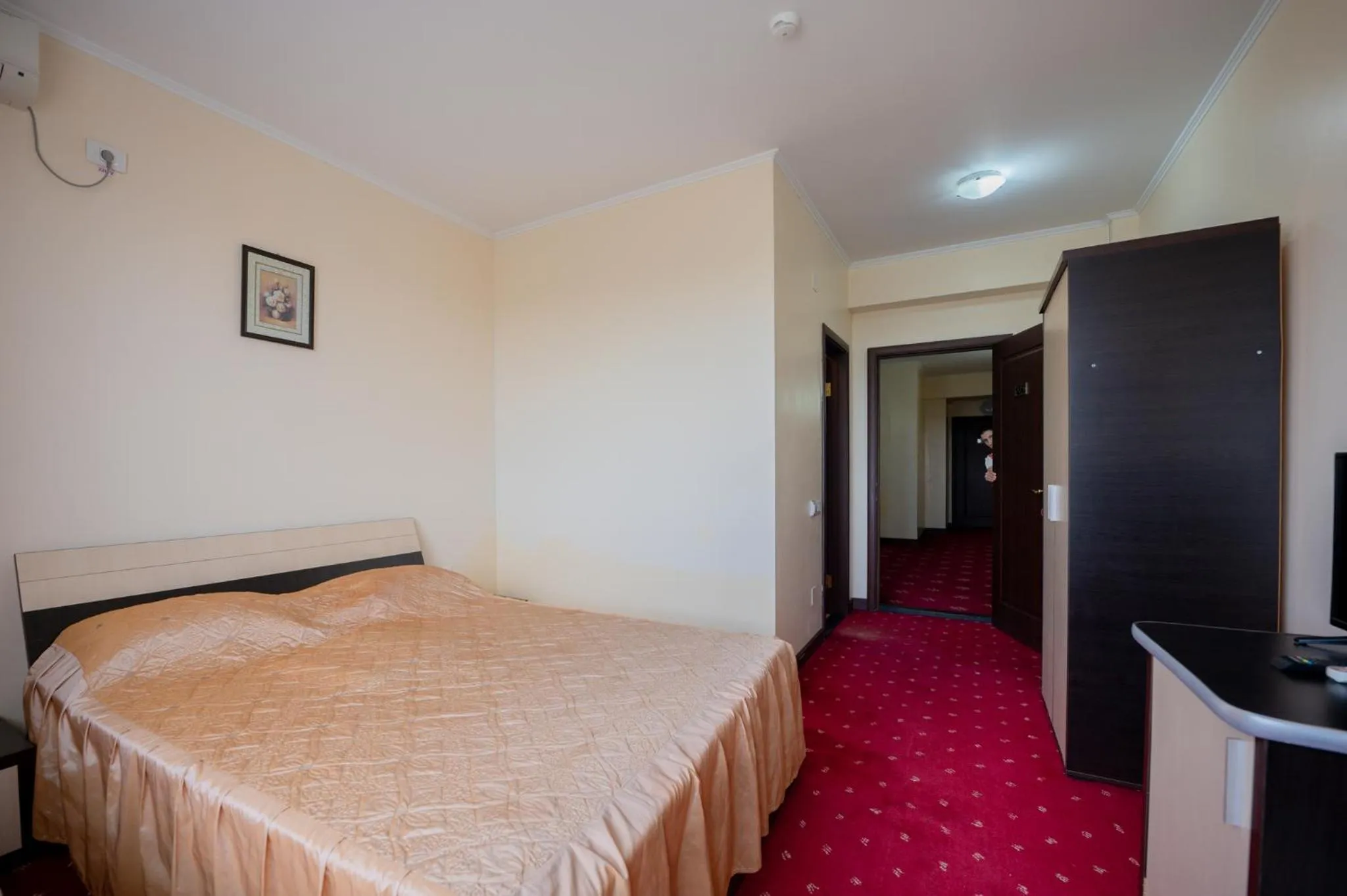 Photo of the whole room, Bed in Hotel Coral