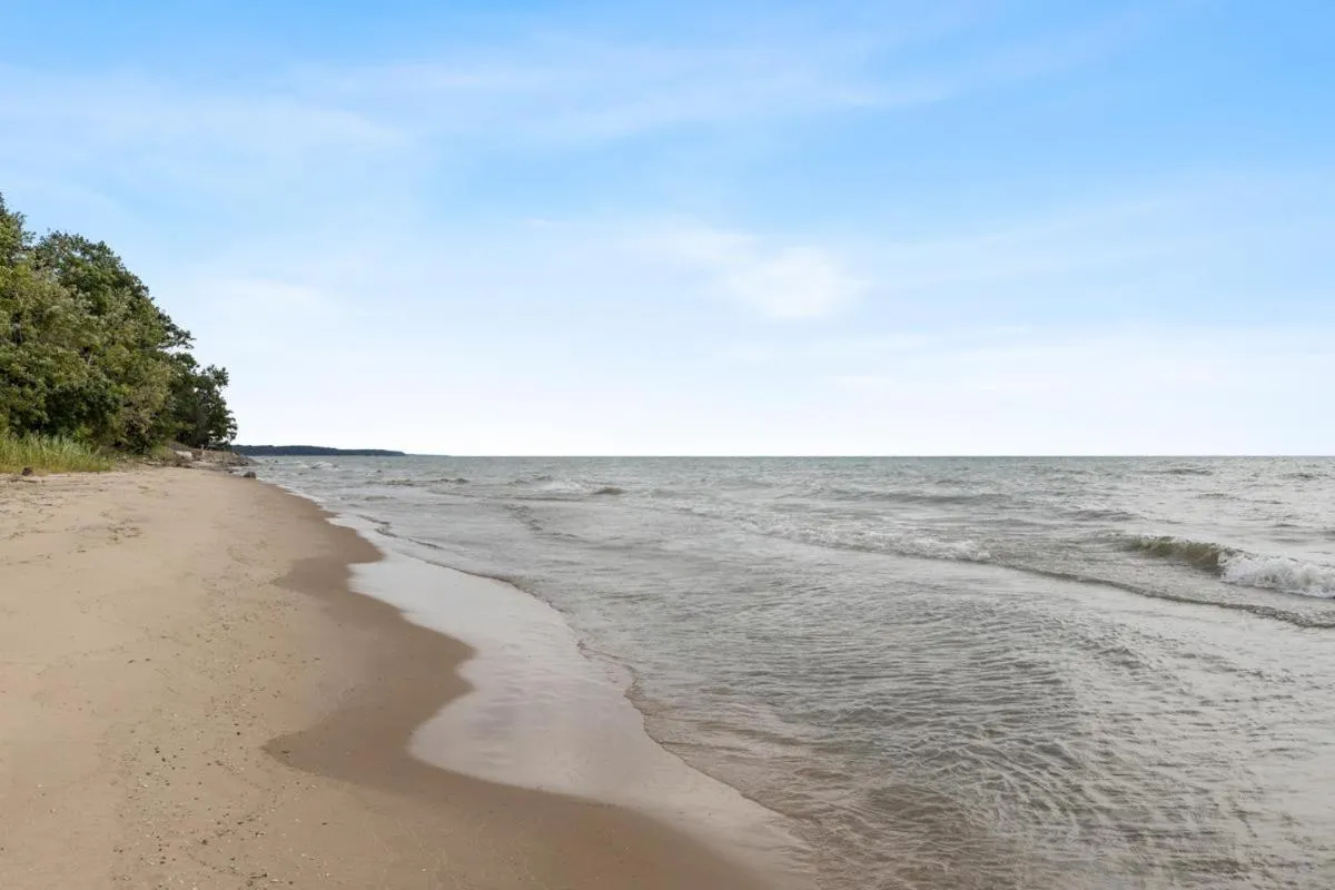 Other in 100 private beach frontage on LK MI Hot tub