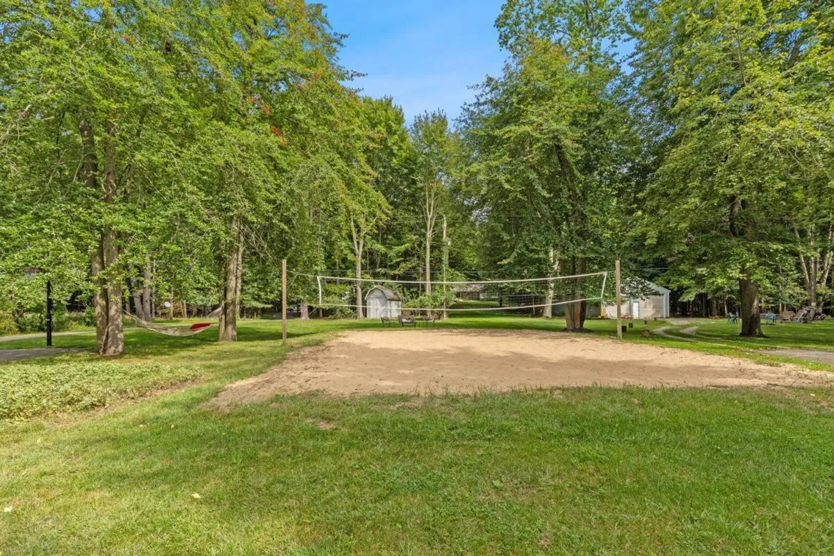 Other in 100 private beach frontage on LK MI Hot tub