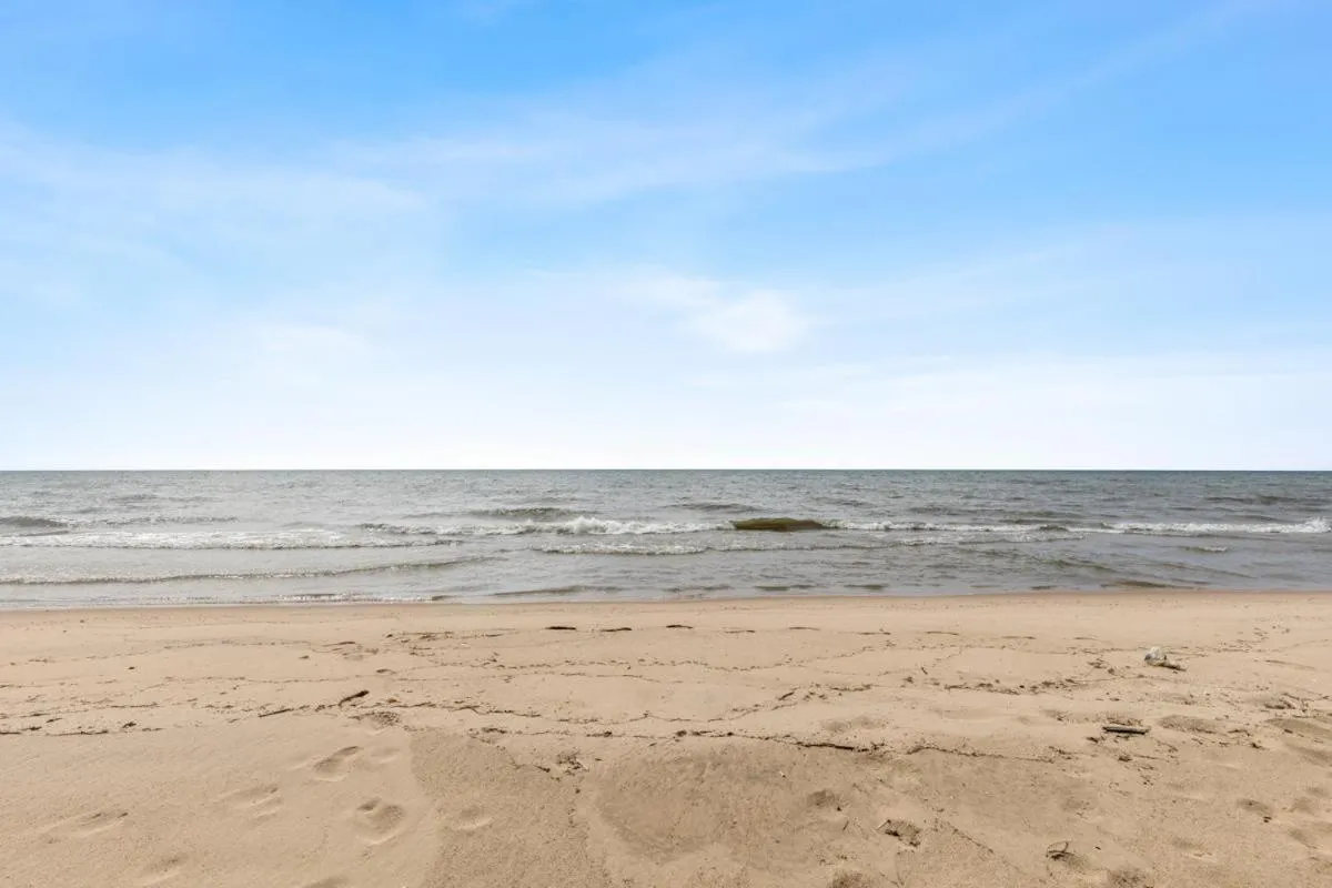 Other in 100 private beach frontage on LK MI Hot tub