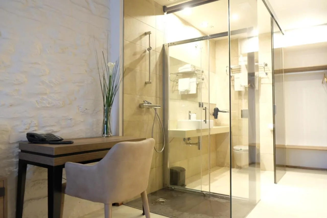 Shower in Via Aetcal Hotel & Wellness