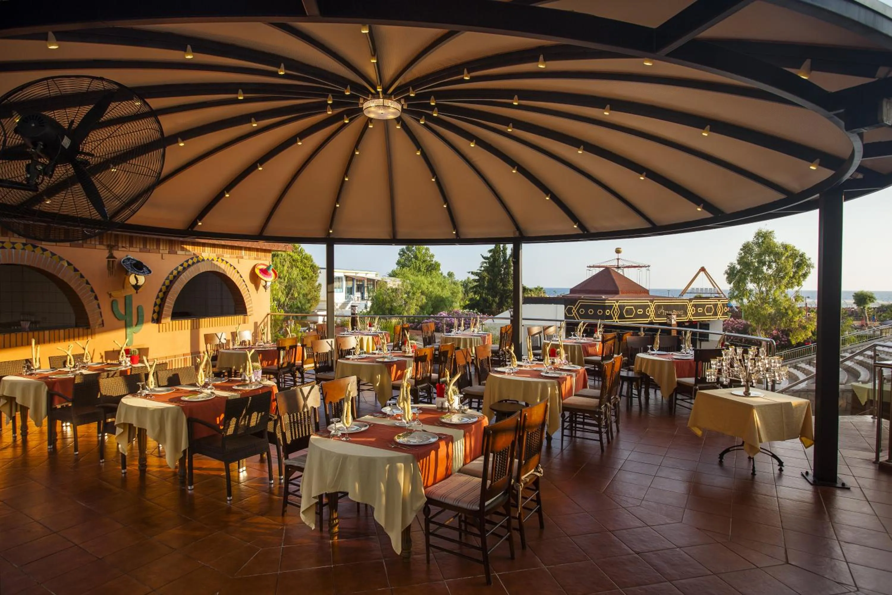 Restaurant/places to eat in Club Hotel Turan Prince World - Kids Concept