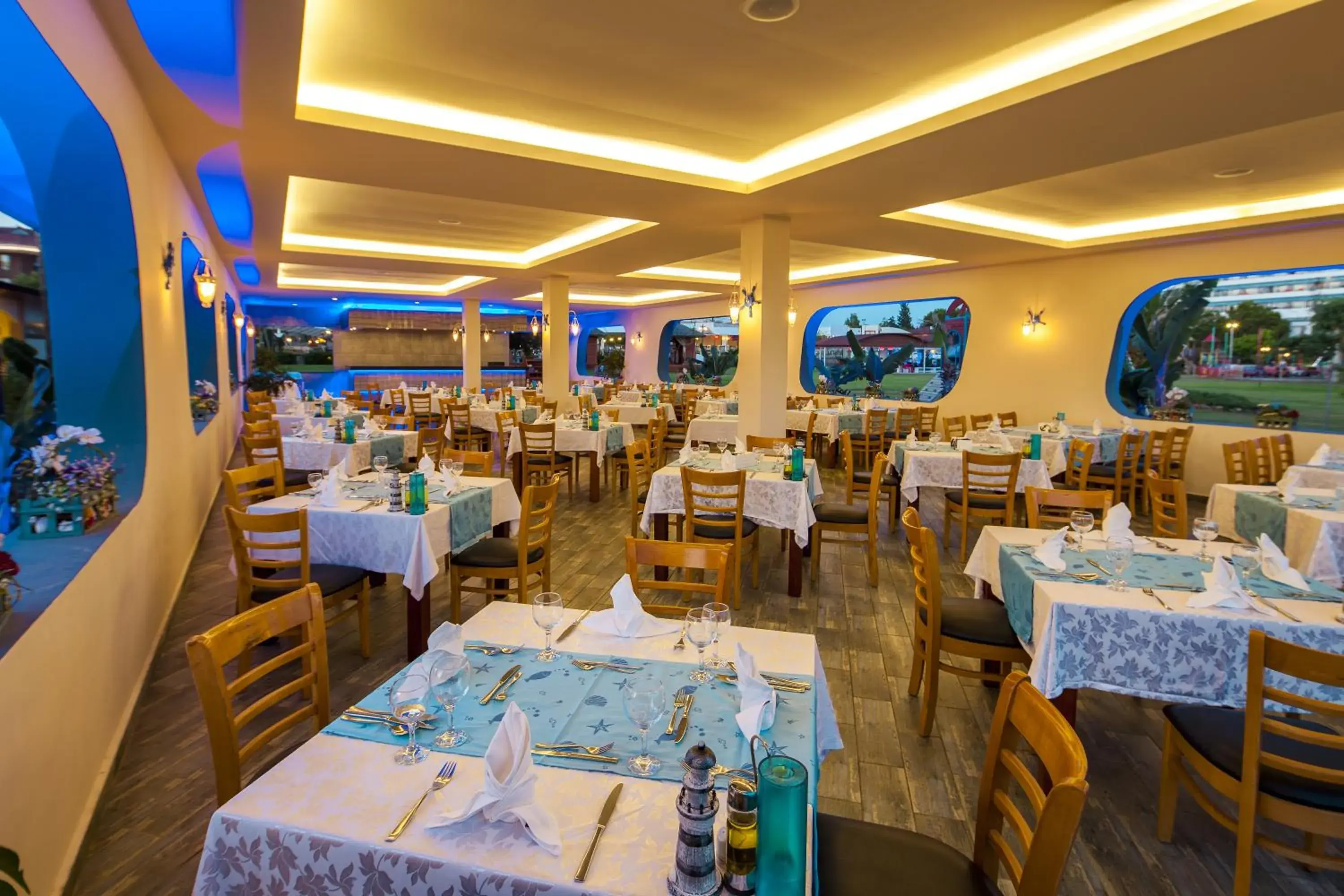 Restaurant/Places to Eat in Club Hotel Turan Prince World