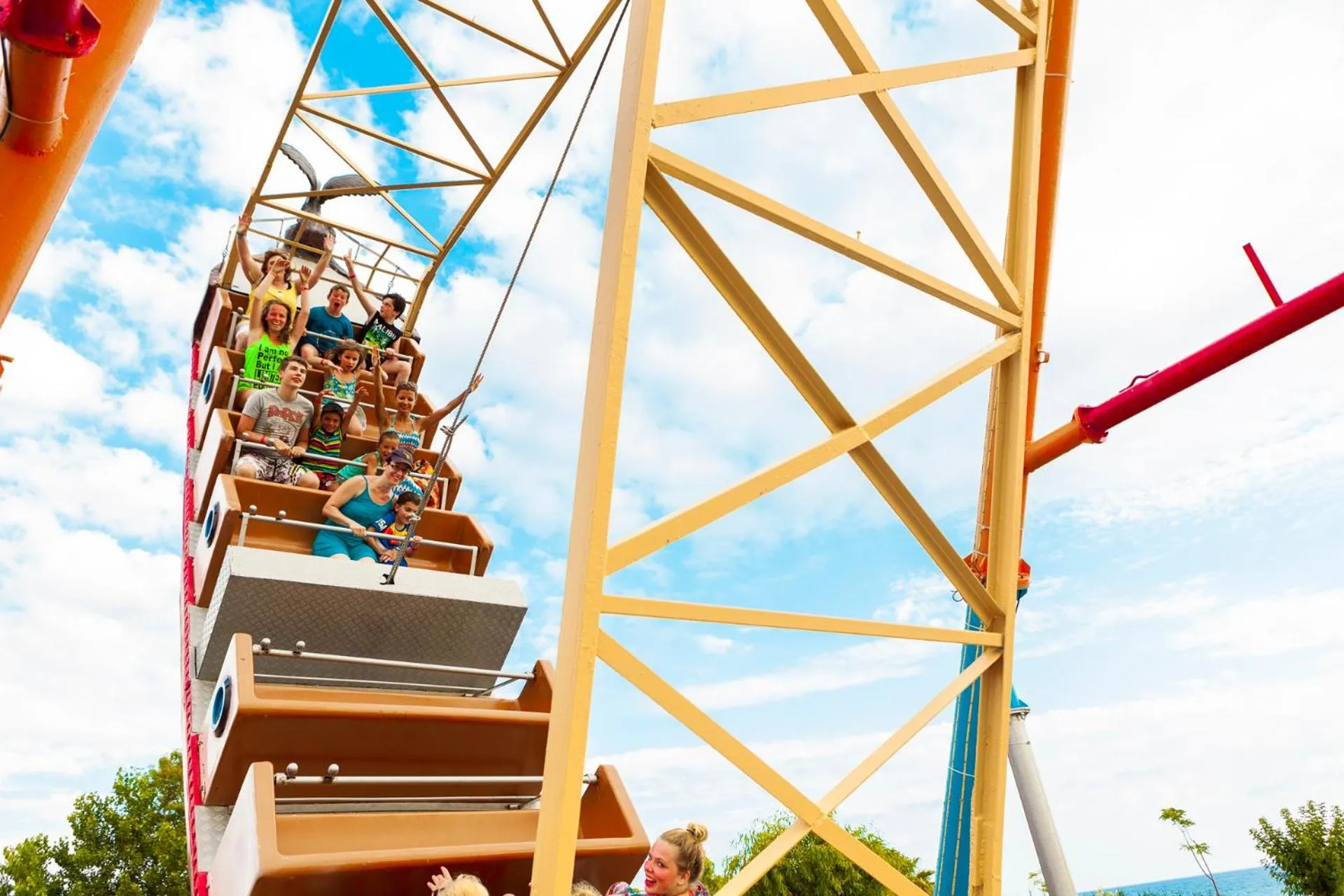 Parking in Club Hotel Turan Prince World - Kids Concept