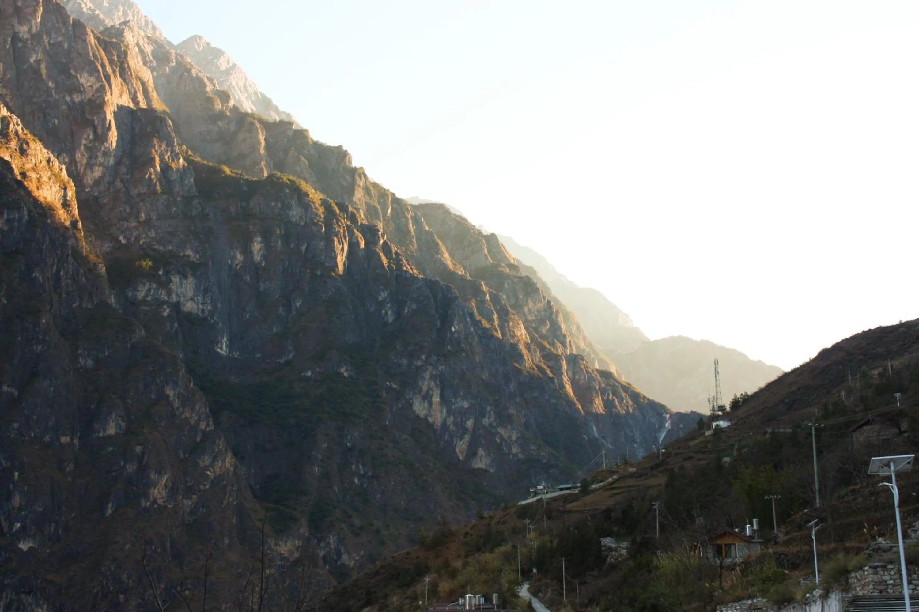 Mountain view in Tiger Leaping Gorge Sean’s Spring Guesthouse