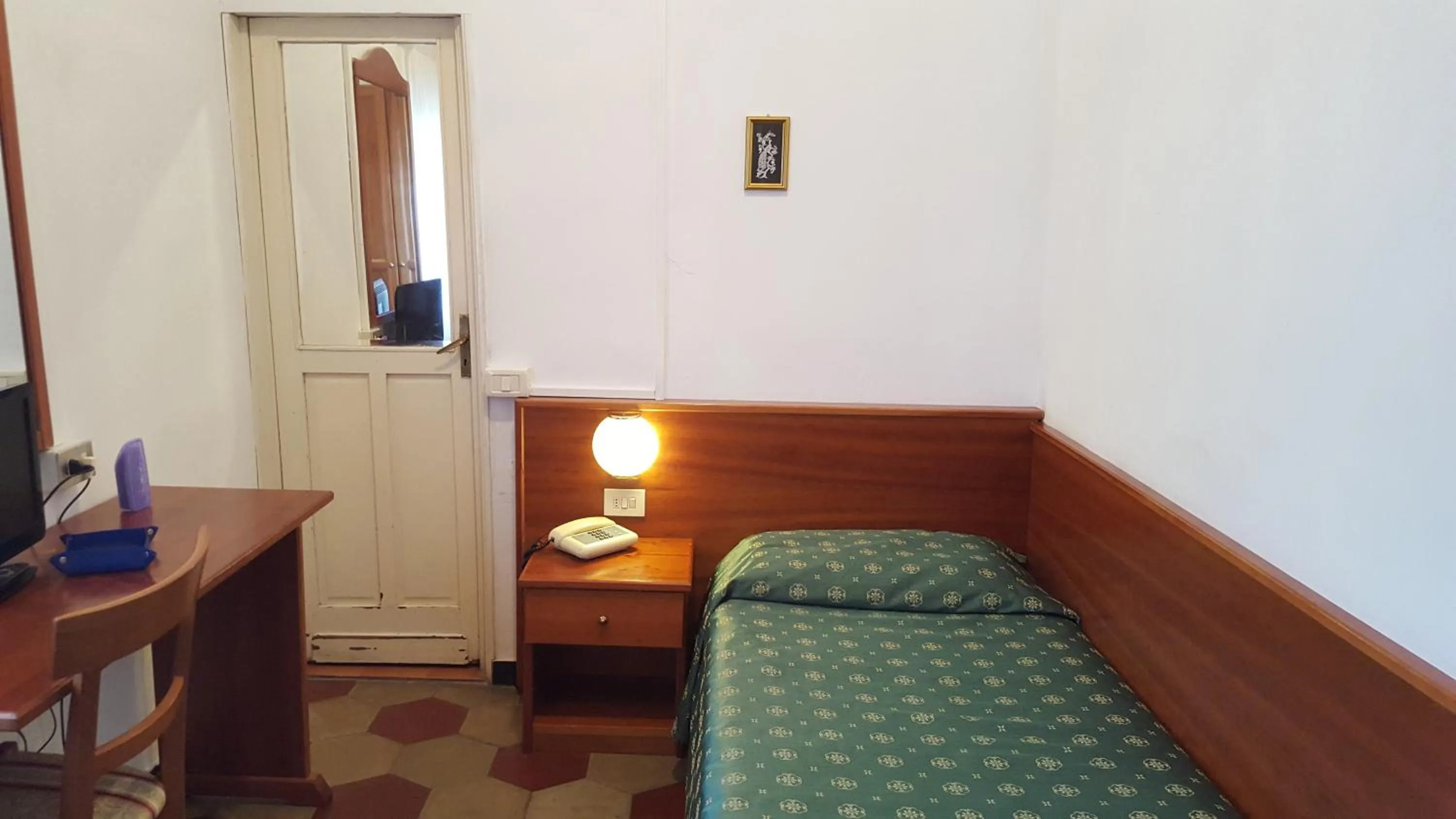 Photo of the whole room, Bed in Hotel Villa Bonera