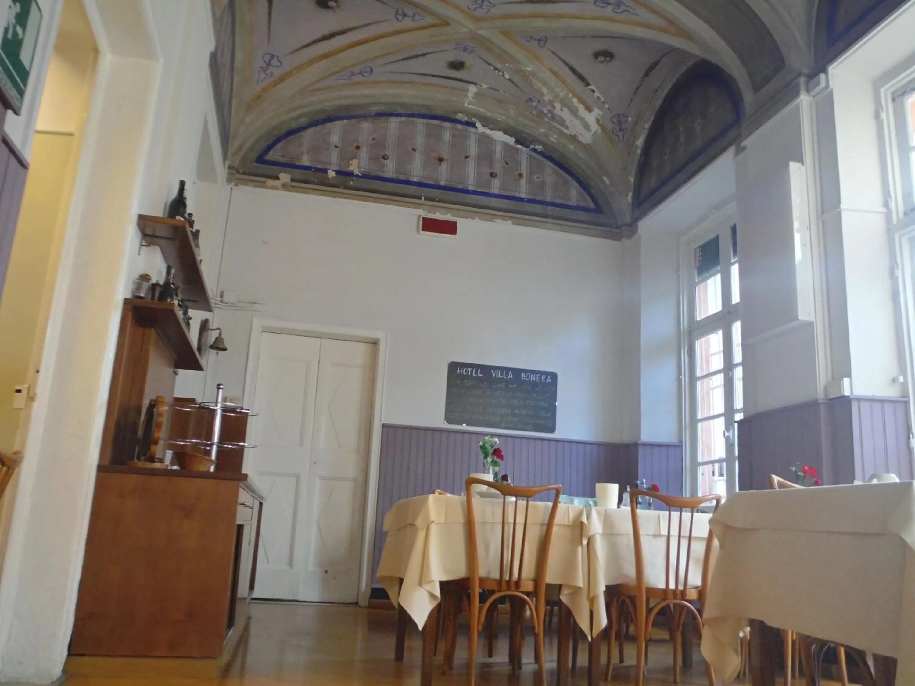 Restaurant/places to eat in Hotel Villa Bonera